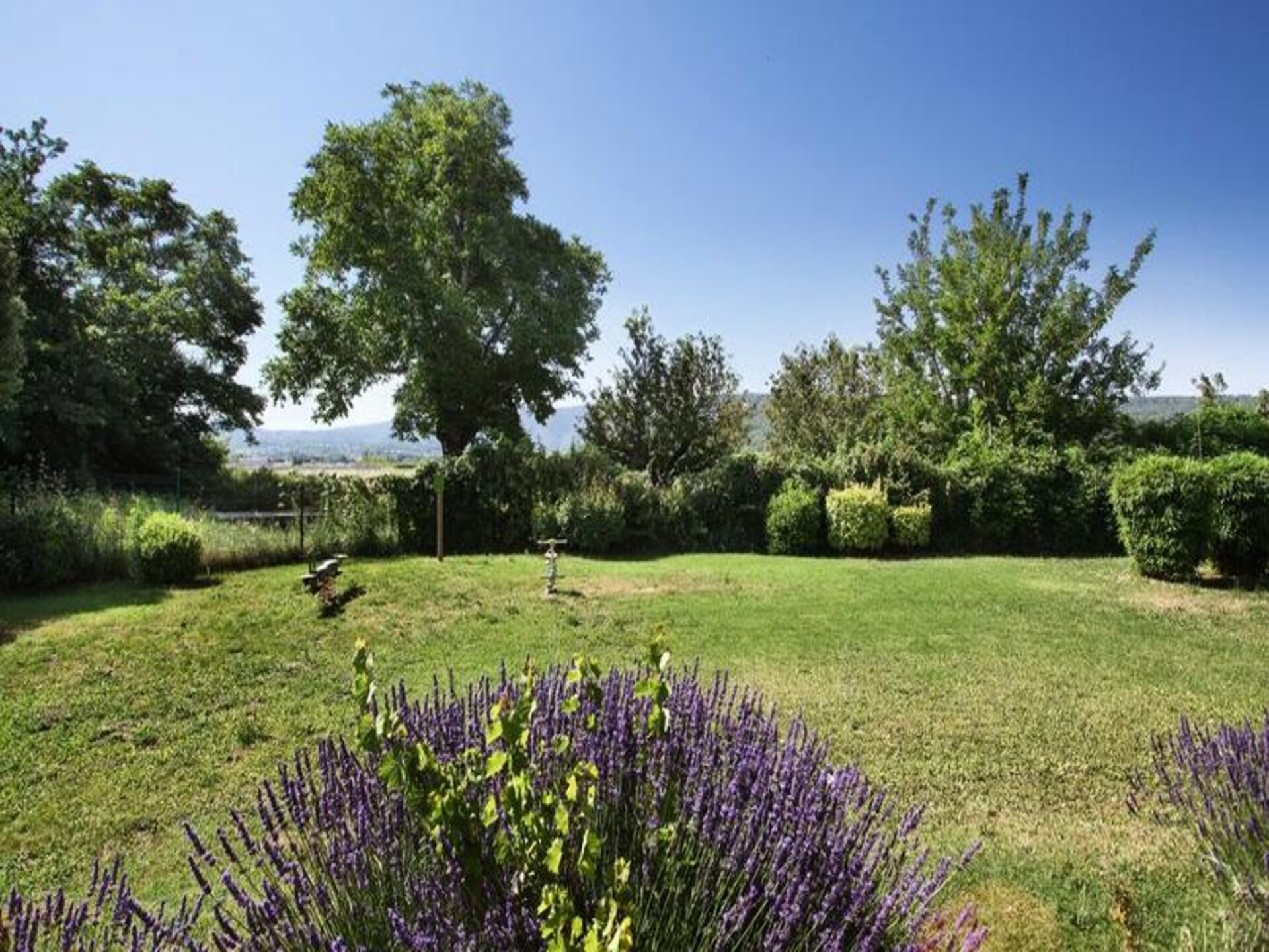 Ruim appartement voor 6 met airco en tuin bij Bonnieux in de Luberon - foto 2
