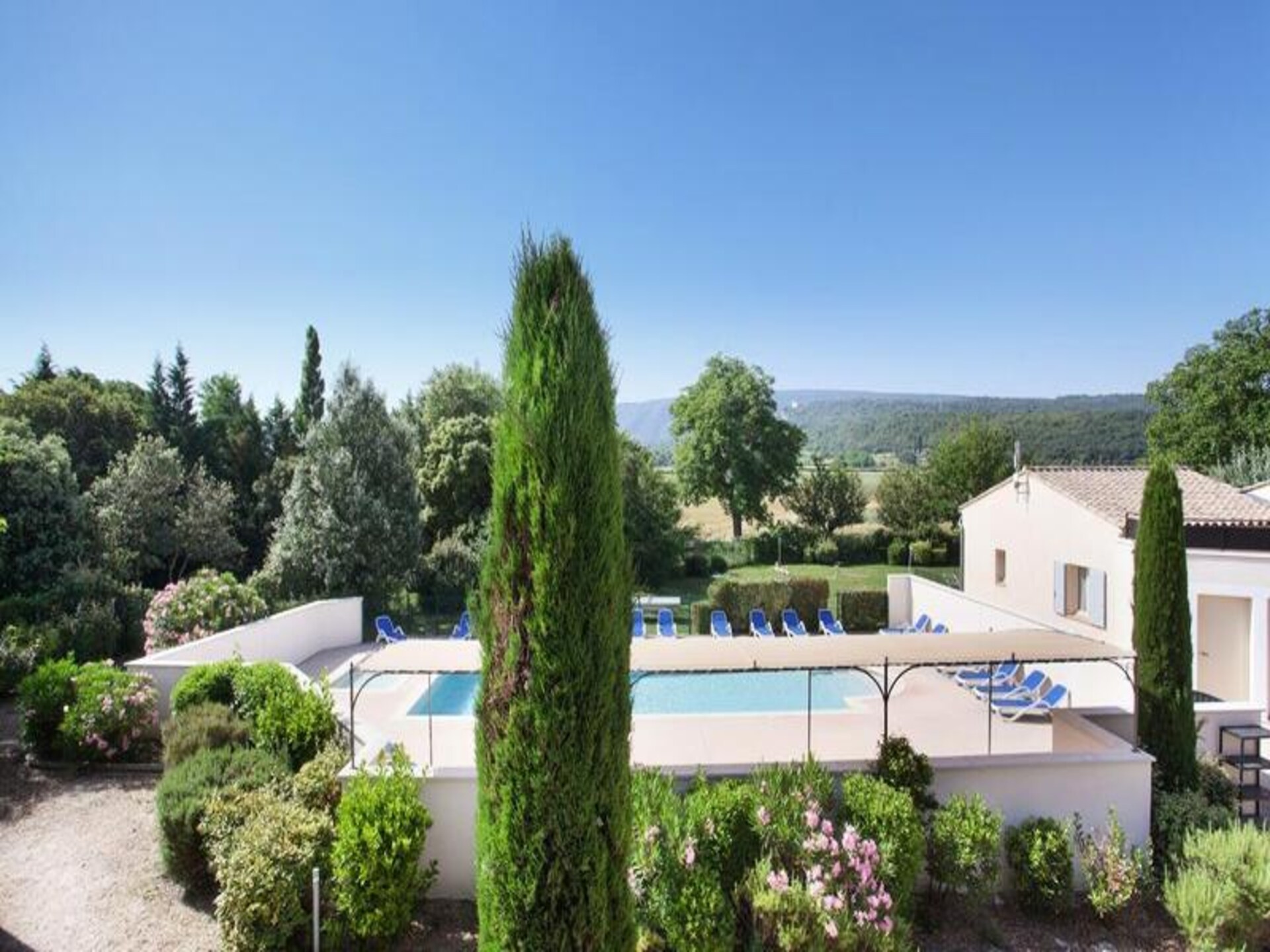 Ruim appartement voor 6 met airco en tuin bij Bonnieux in de Luberon - foto 5