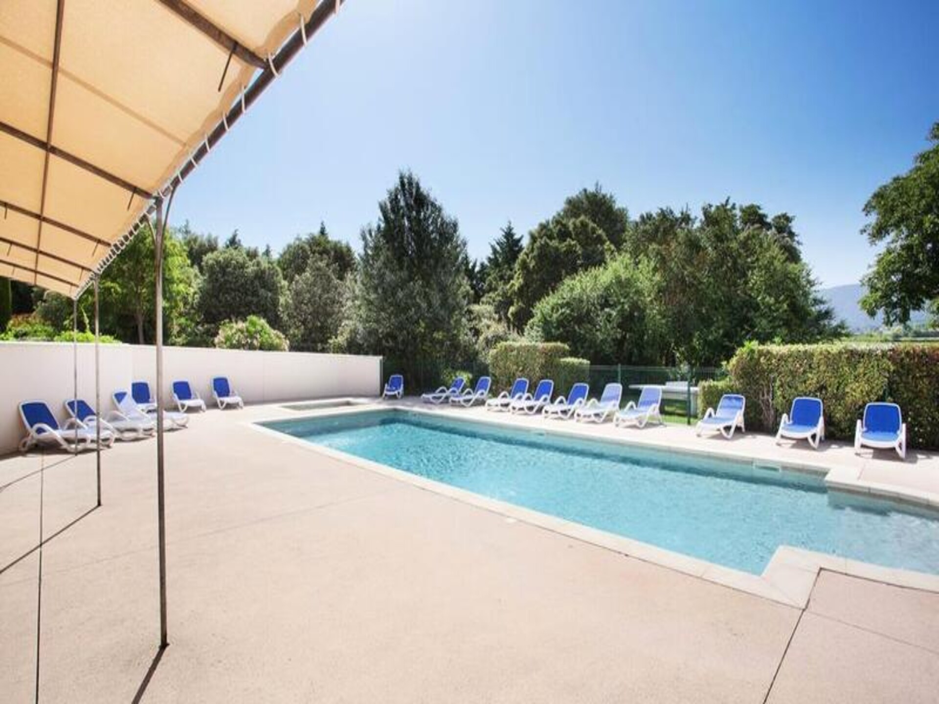 Ruim appartement voor 6 met airco en tuin bij Bonnieux in de Luberon - foto 6