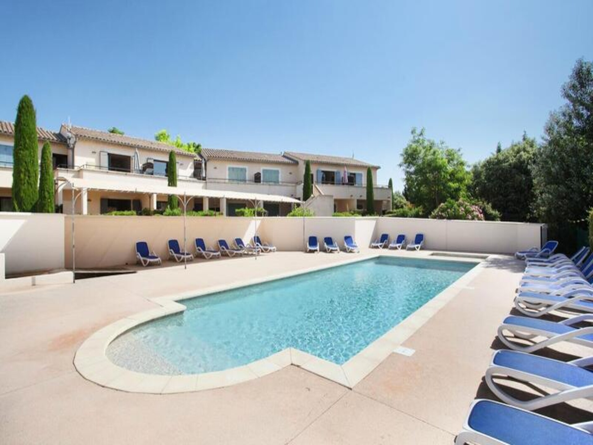 Ruim appartement voor 6 met airco en tuin bij Bonnieux in de Luberon - foto 7