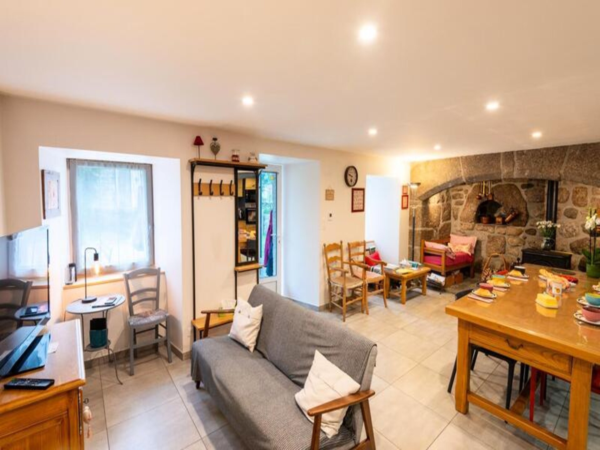 Ruim vakantiehuis voor 10 op het Aubrac-plateau met privébinnenplaats - foto 9