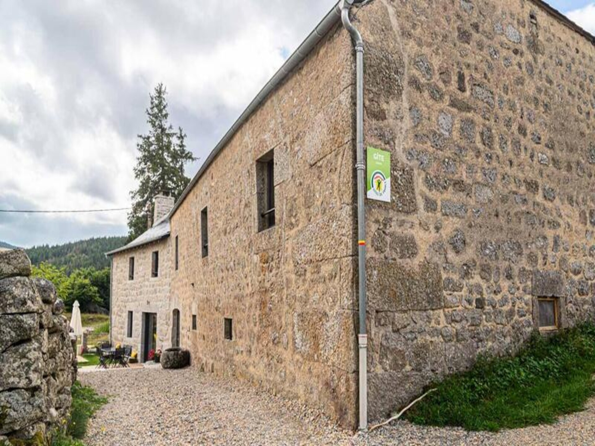 Ruim appartement in St-Laurent-de-Muret met terras en uitzicht op Aubrac - foto 2