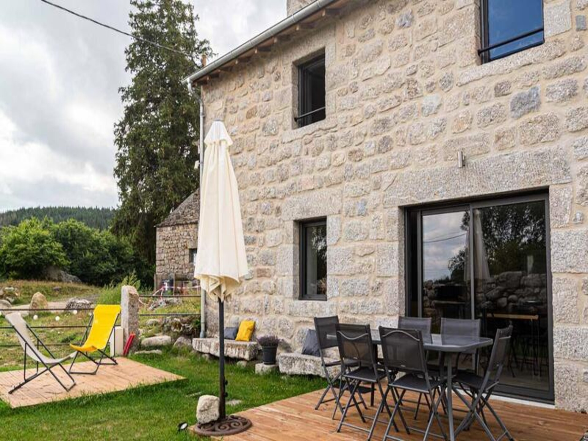 Ruim appartement in St-Laurent-de-Muret met terras en uitzicht op Aubrac - foto 7