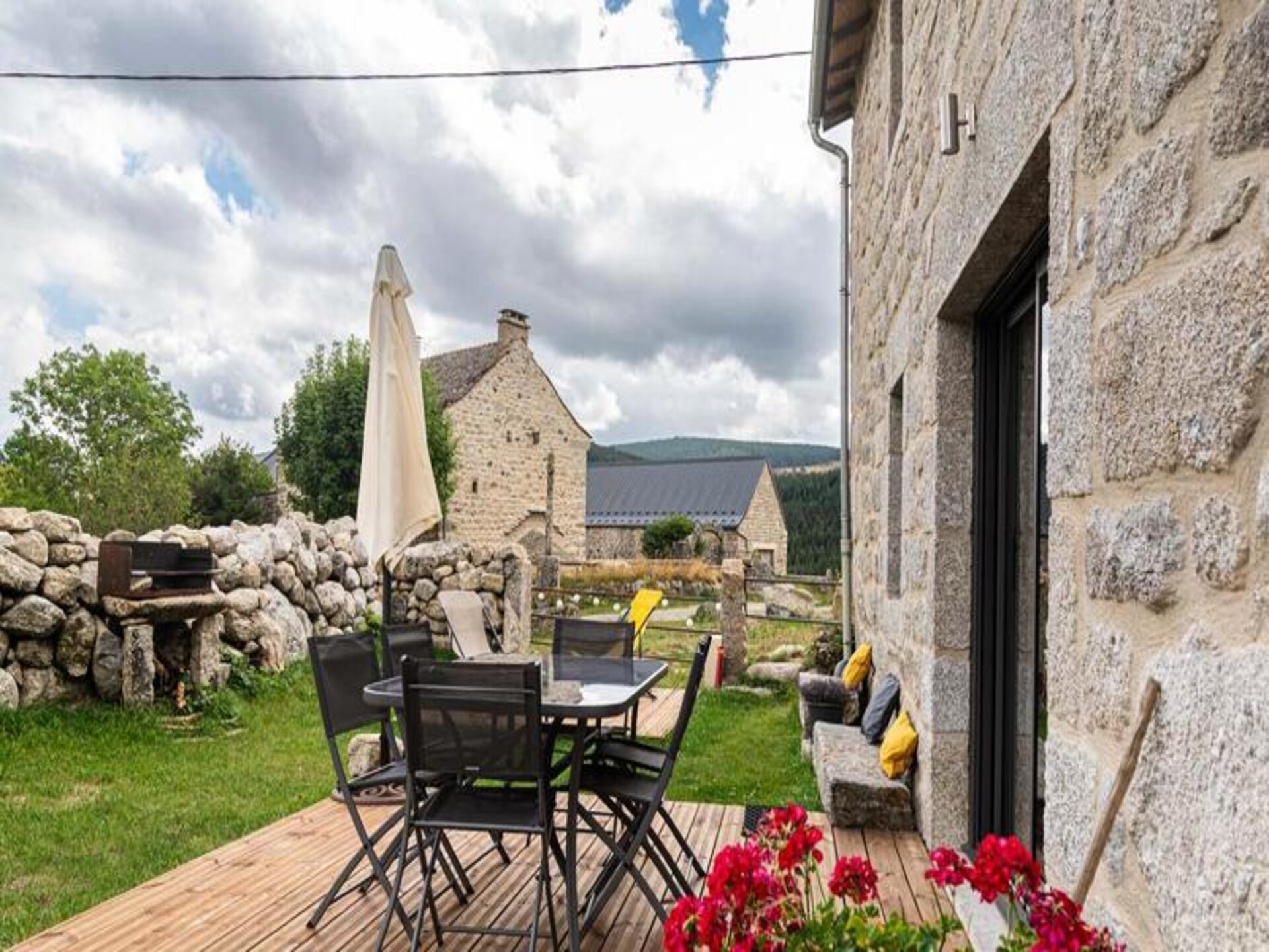 Ruim appartement in St-Laurent-de-Muret met terras en uitzicht op Aubrac - foto 8