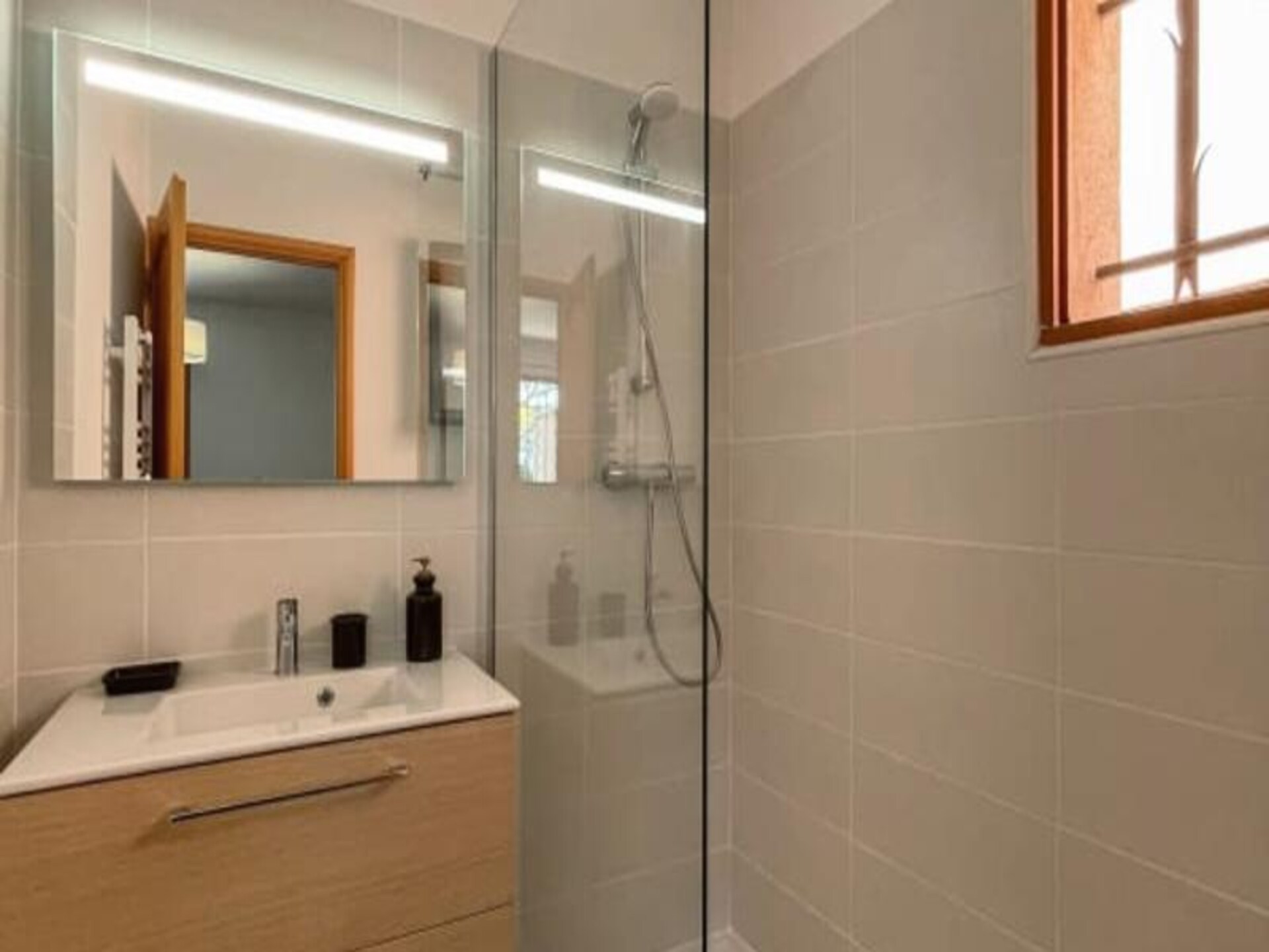 Ruim appartement voor 11 personen met panoramisch zeezicht in Saint-Raphaël - foto 17