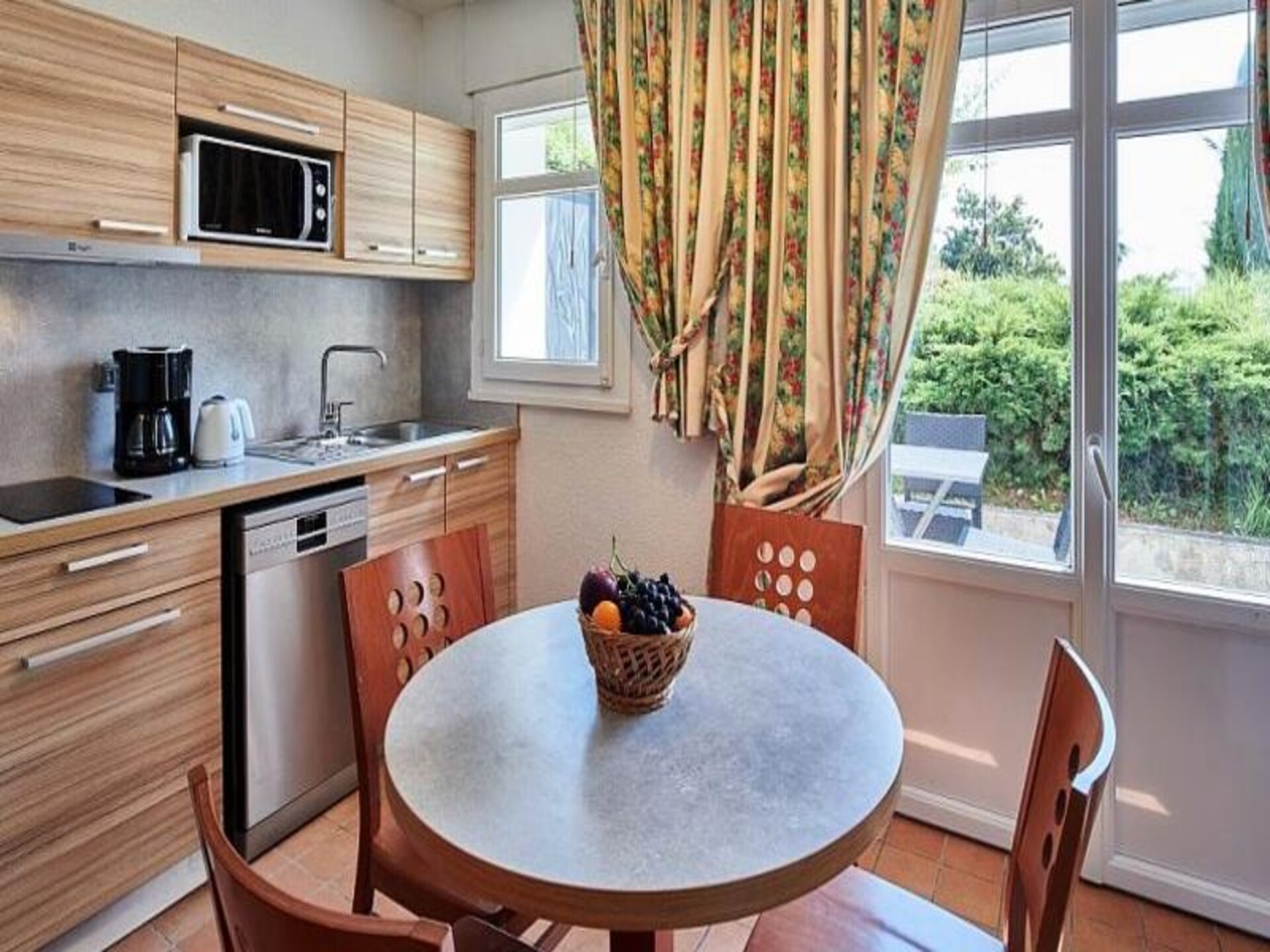 Studio op tuinniveau met terras, 400m van strand in Saint-Raphaël - foto 9