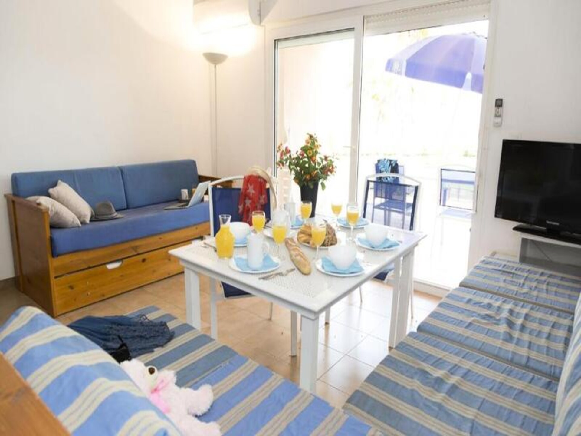 Licht appartement met zwembadzicht nabij Tizzano, 4 personen - foto 11
