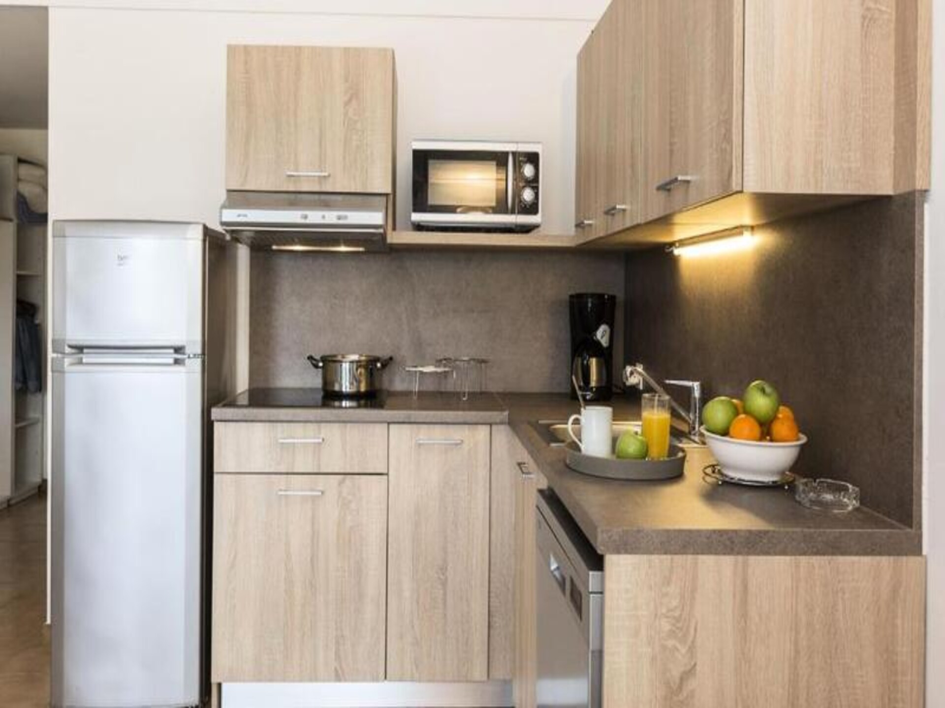 Licht appartement met zwembadzicht nabij Tizzano, 4 personen - foto 12