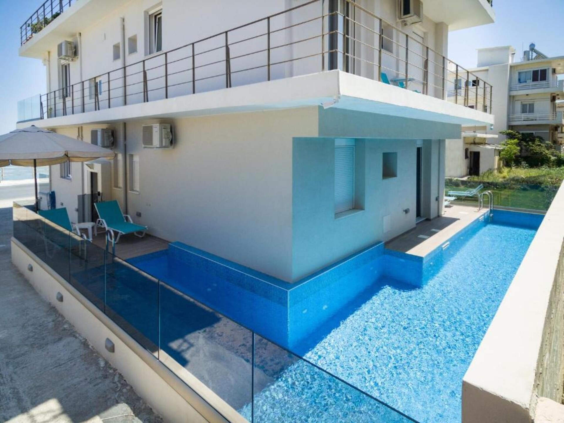 4-persoons modern appartement aan het strand in Chania - foto 1