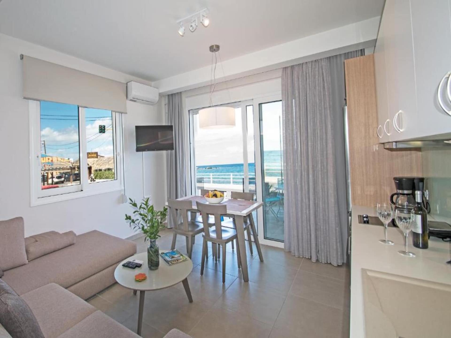 4-persoons modern appartement aan het strand in Chania - foto 3