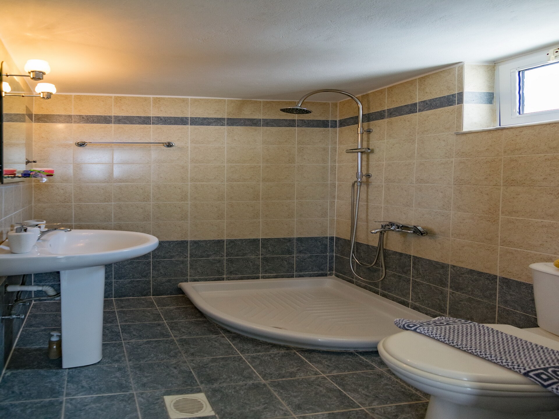 Villa Almirikia: 20 meter van zee met privézwembad voor 8 personen - foto 18