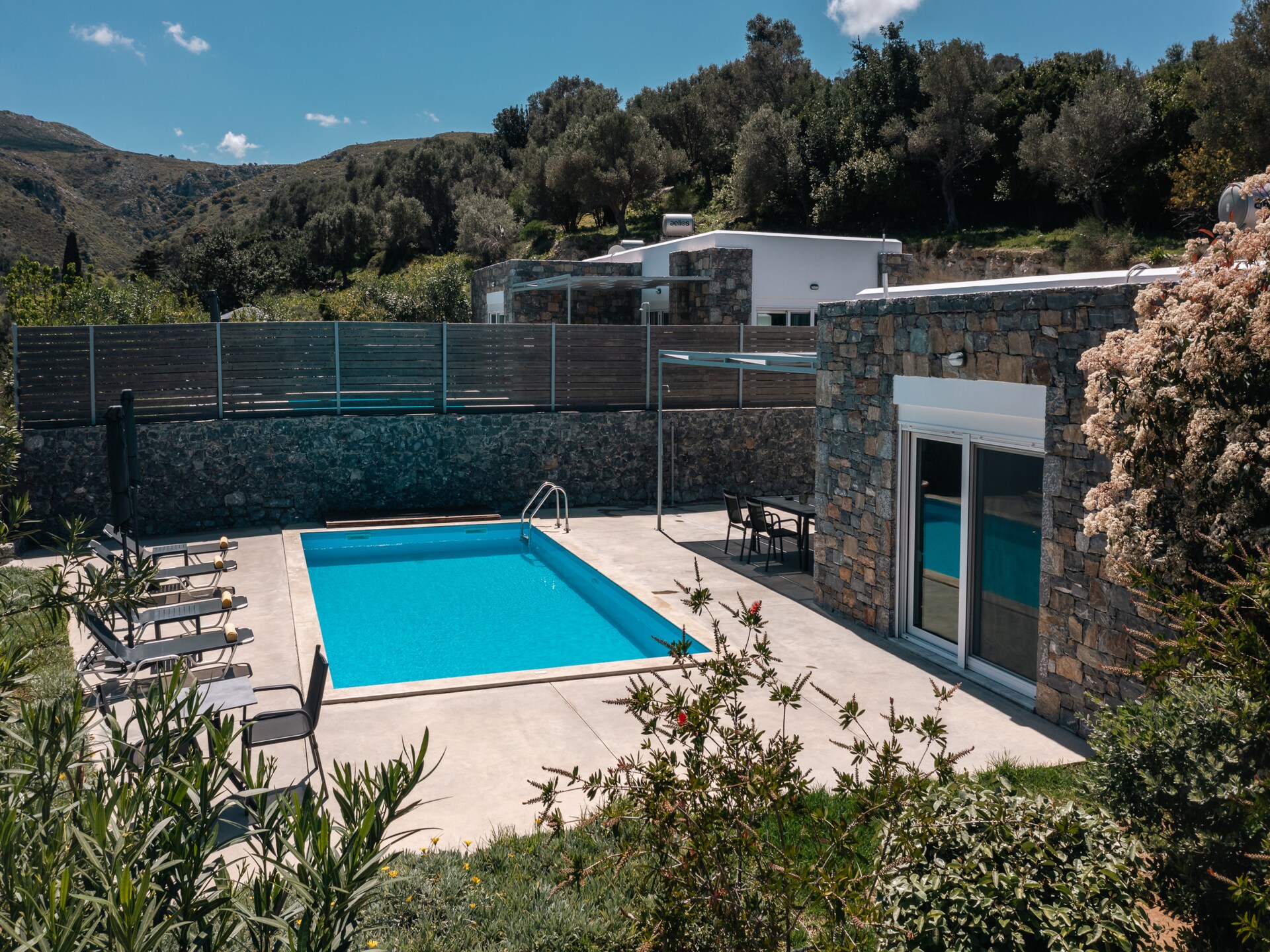 Villa Kalostous 4: moderne villa met privézwembad in Agia Triada, Kreta - foto 8