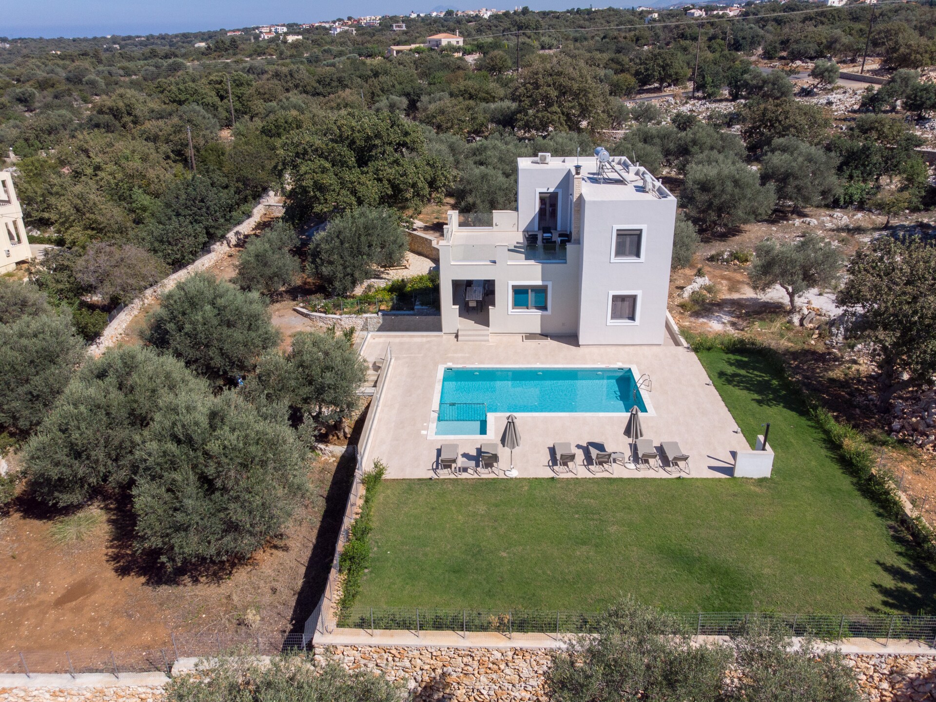 Moderne villa met privézwembad en bergzicht nabij Rethymno - foto 27