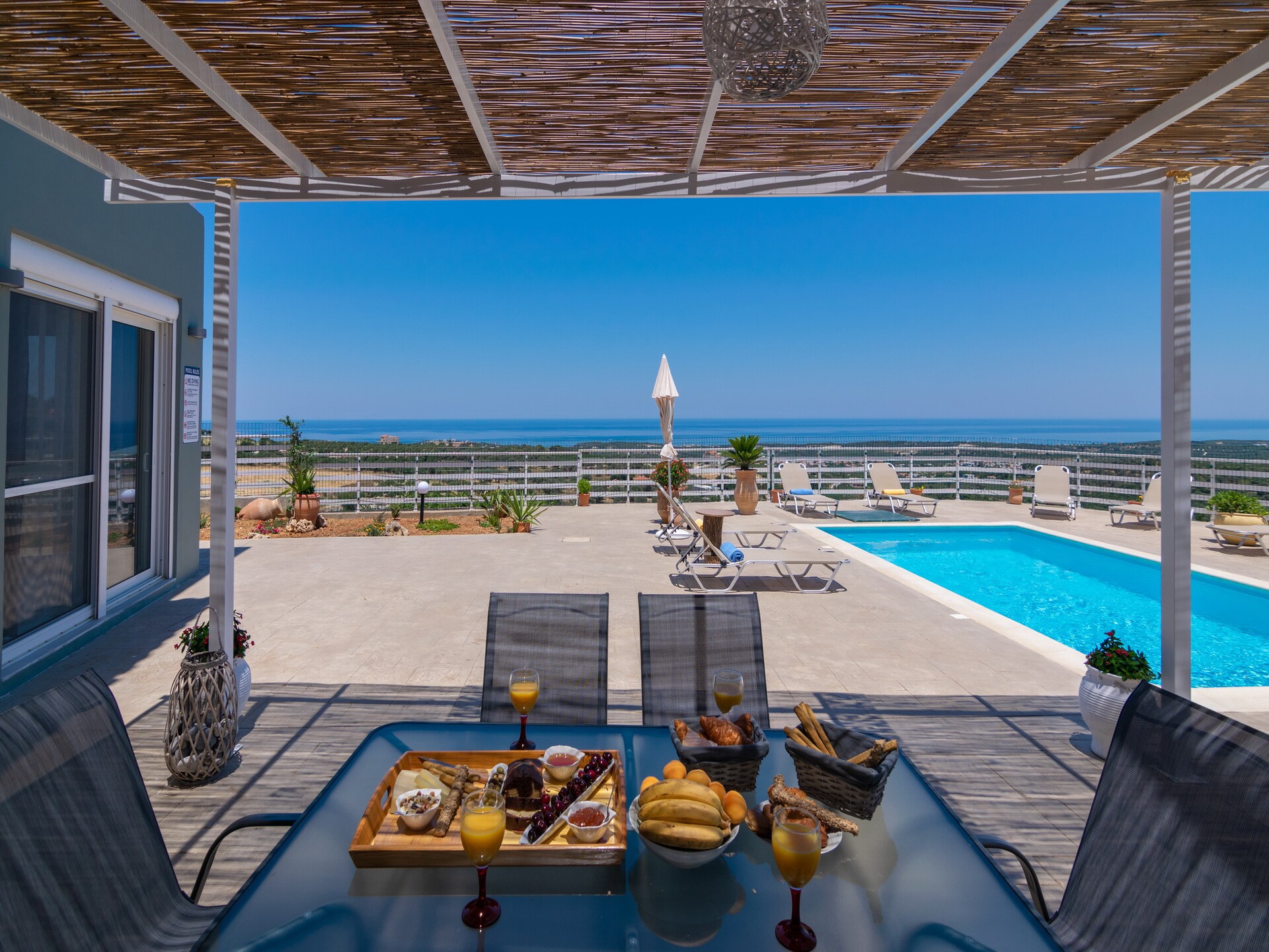 Moderne villa met privézwembad en uitzicht op zee bij Agia Triada - foto 10