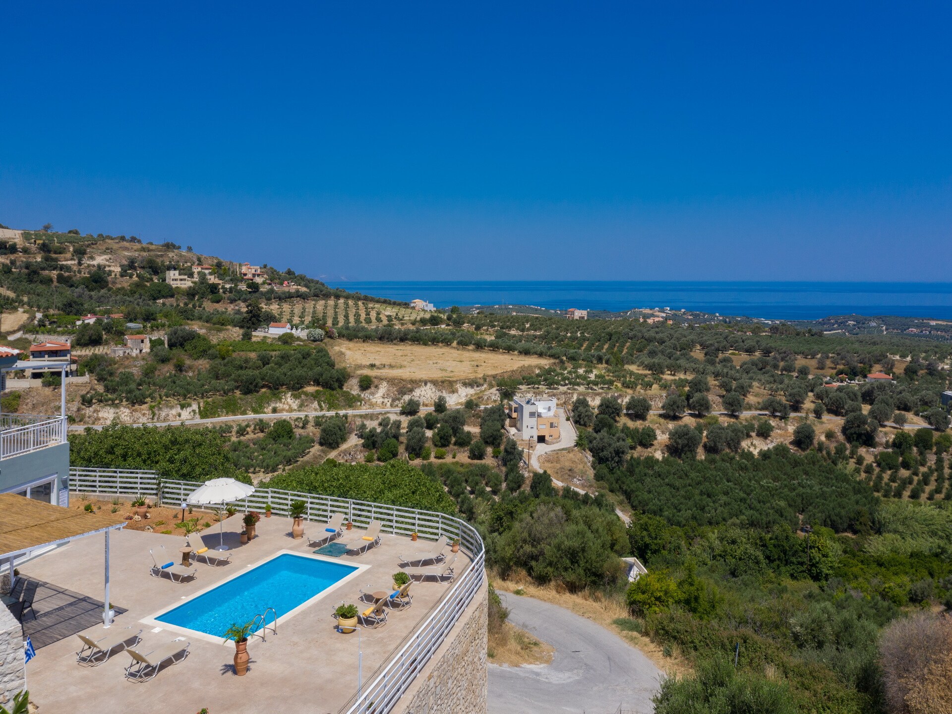 Moderne villa met privézwembad en uitzicht op zee bij Agia Triada - foto 21