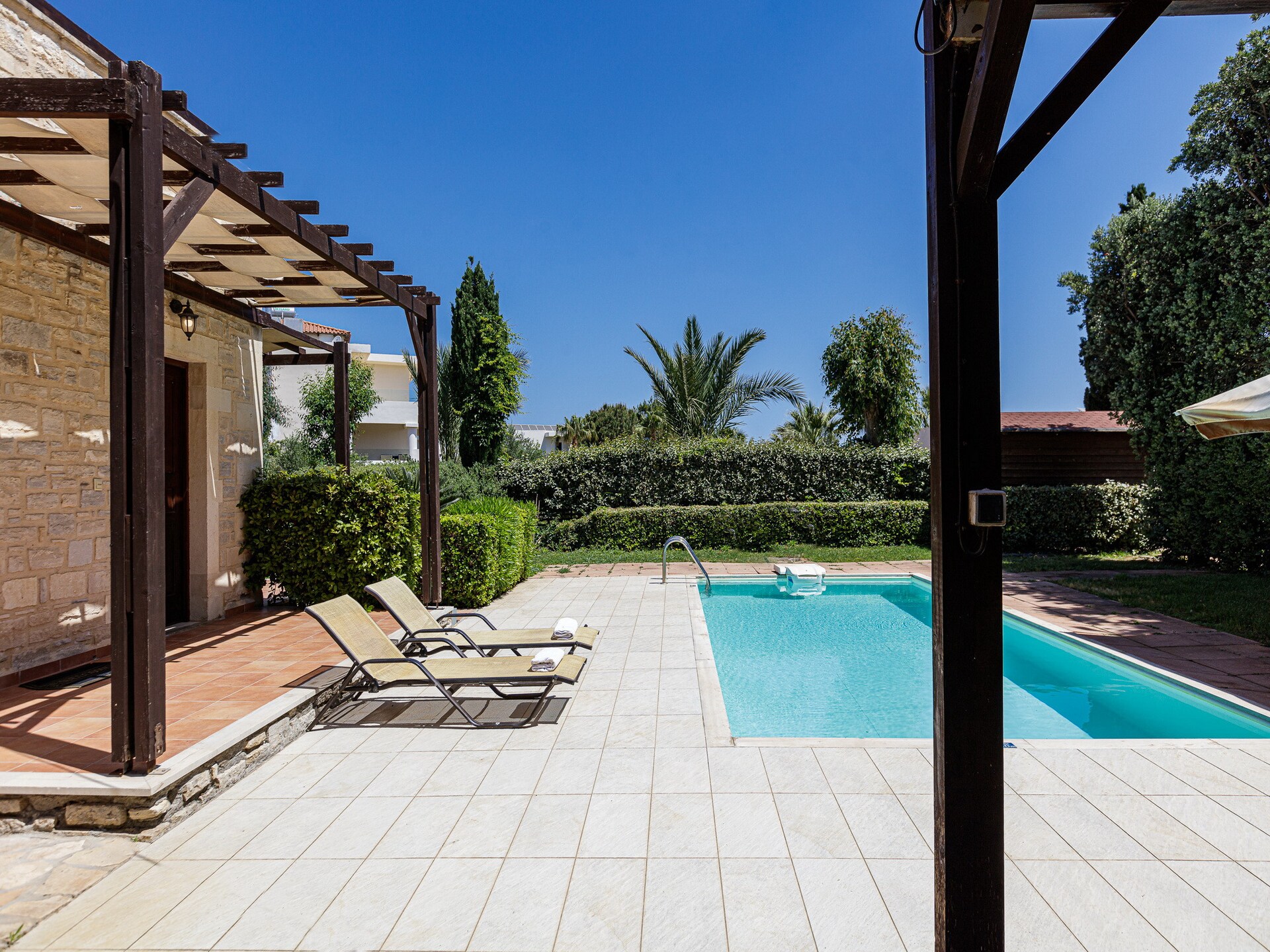 Villa Kali – Luxe villa met privézwembad op 350m van het strand - foto 11