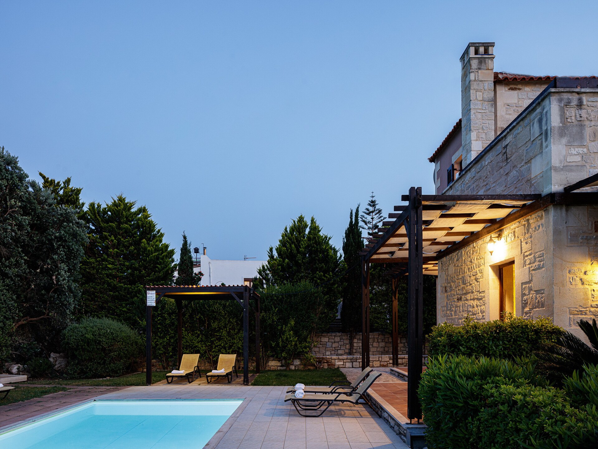 Villa Kali – Luxe villa met privézwembad op 350m van het strand - foto 8
