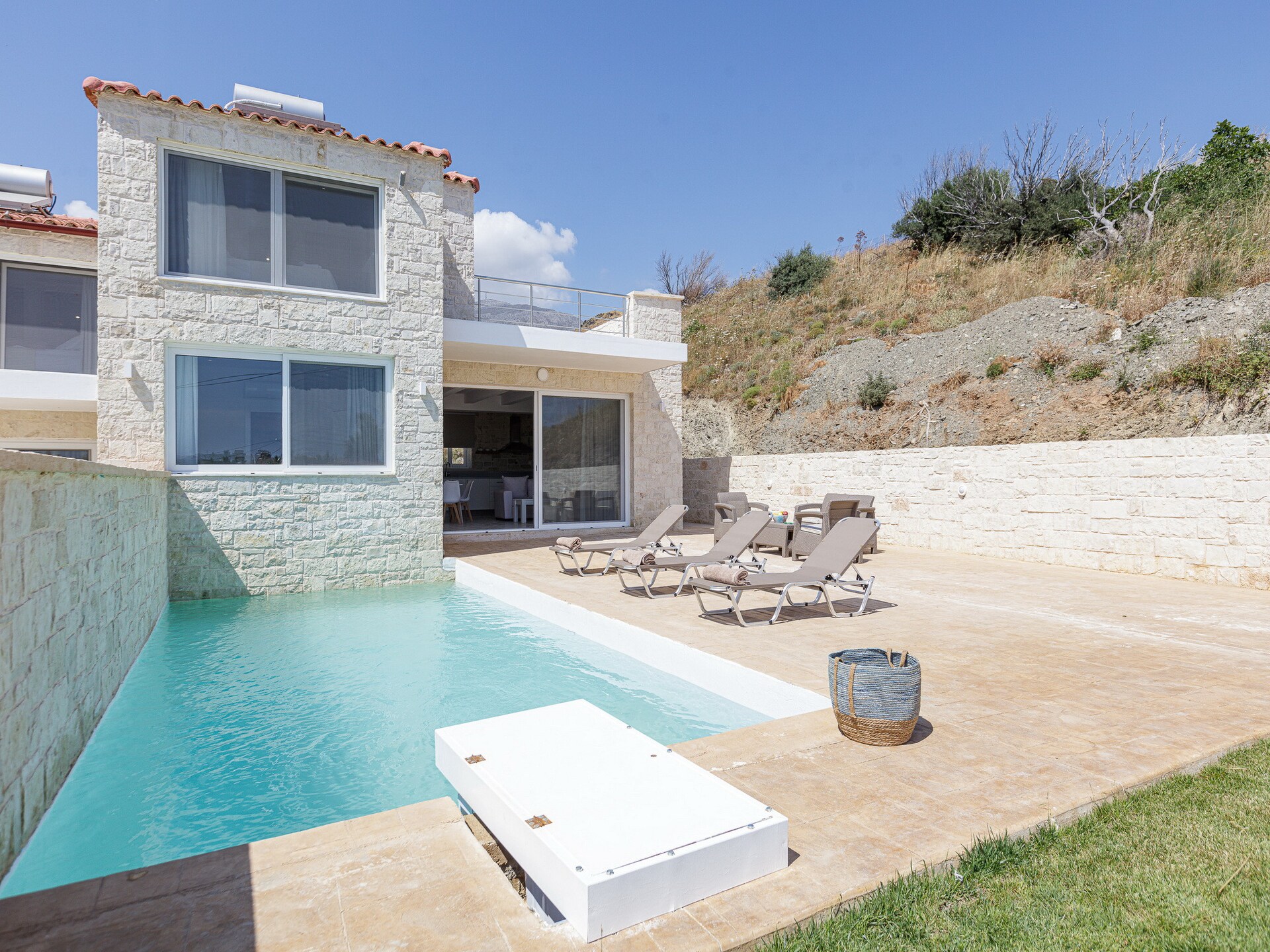 4-persoons villa met privézwembad aan het strand in Damnoni - foto 1