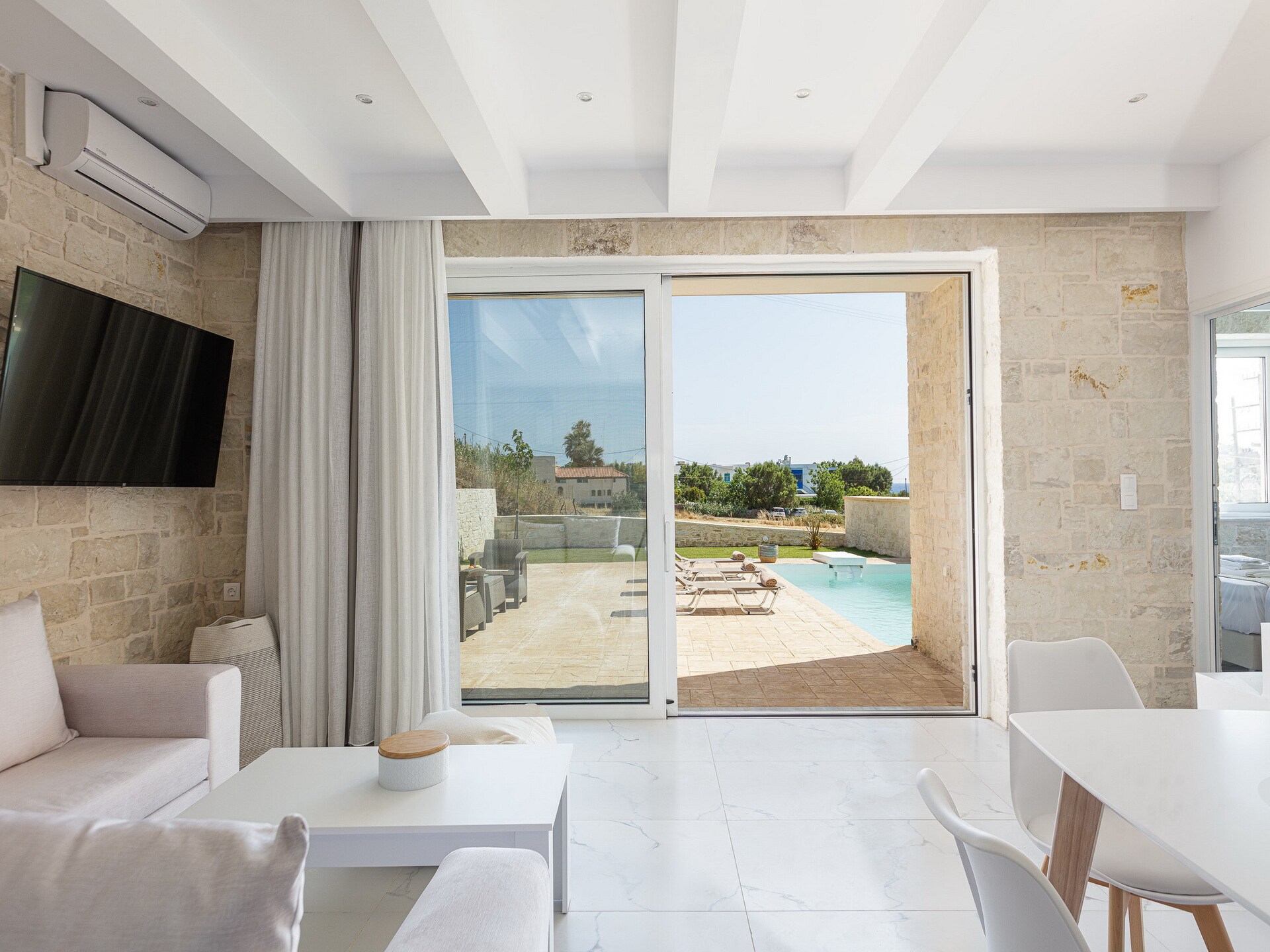 4-persoons villa met privézwembad aan het strand in Damnoni - foto 8