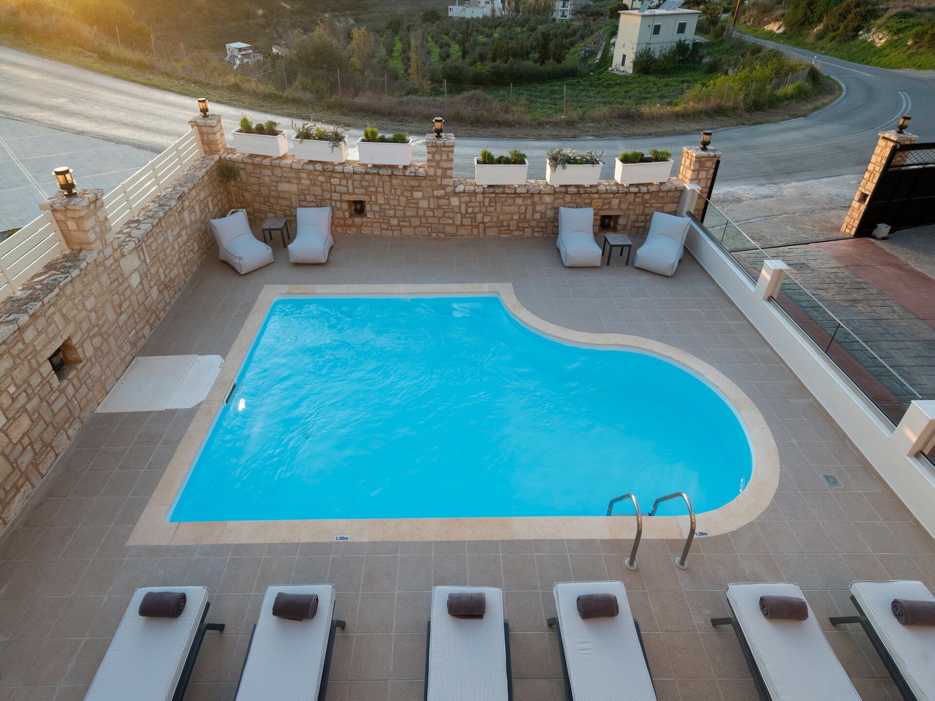Zen Grande: Ruim appartement met 4 slaapkamers, tuin en zwembad nabij Rethymno - foto 8