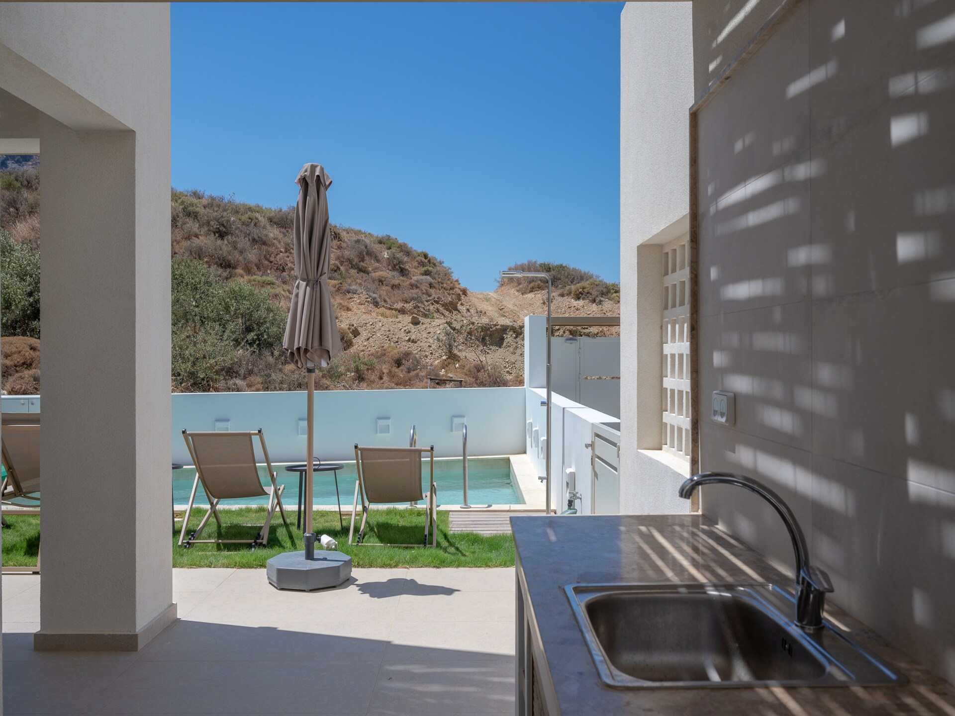 Moderne villa met privézwembad op 250 meter van het strand van Plakias - foto 34