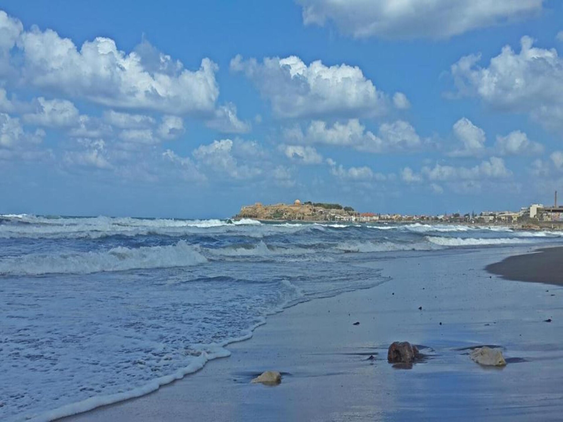 Moderne studio met zwembad en bergzicht op 300 meter van het strand - foto 31