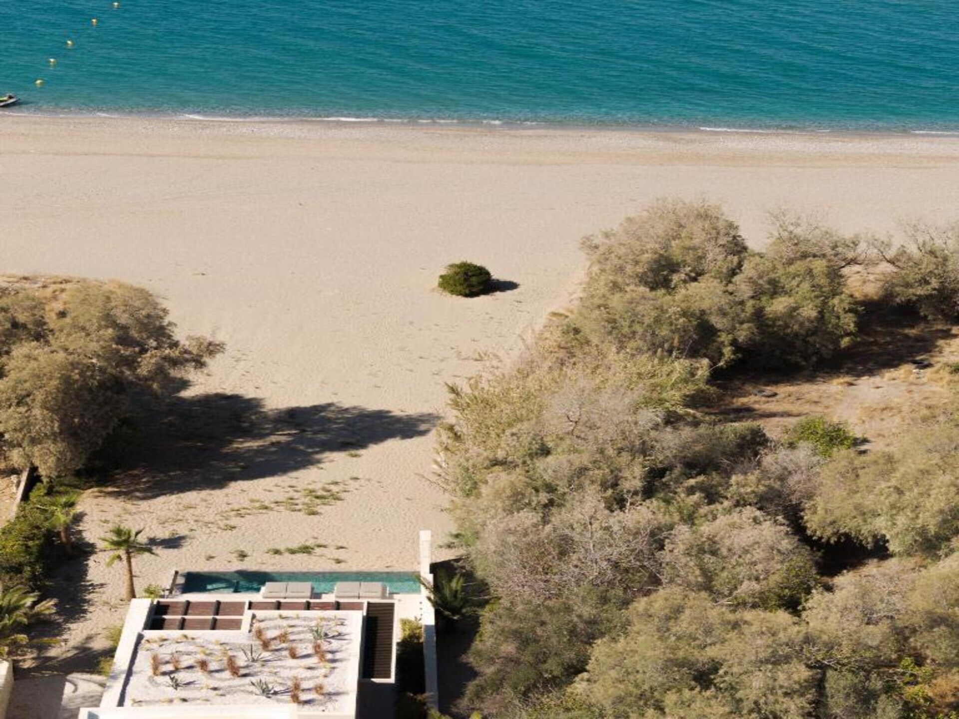 Moderne studio met zwembad en bergzicht op 300 meter van het strand - foto 20
