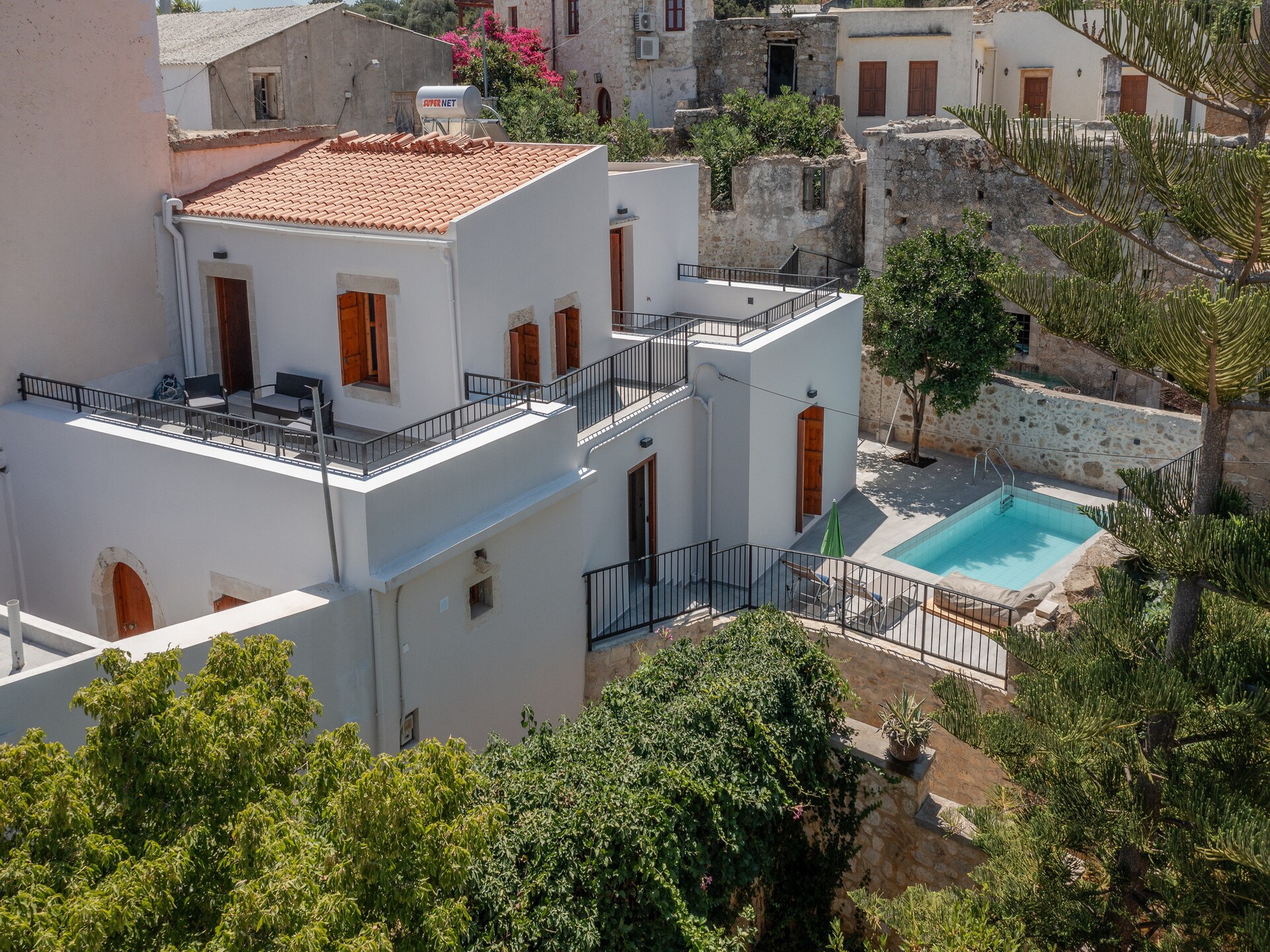 Lichtrijke villa met privézwembad en bergzicht bij Rethymnon - foto 1