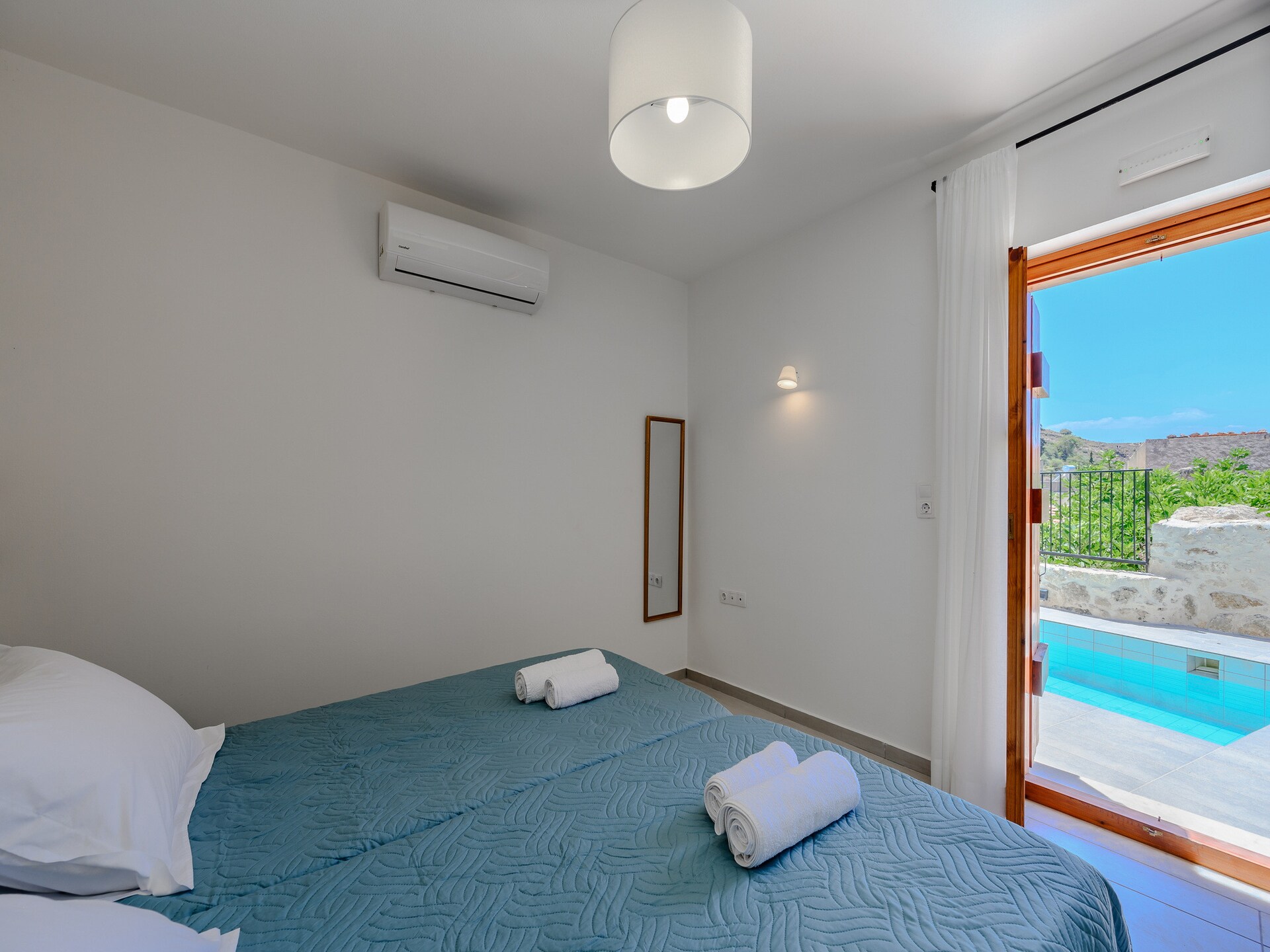 Lichtrijke villa met privézwembad en bergzicht bij Rethymnon - foto 13