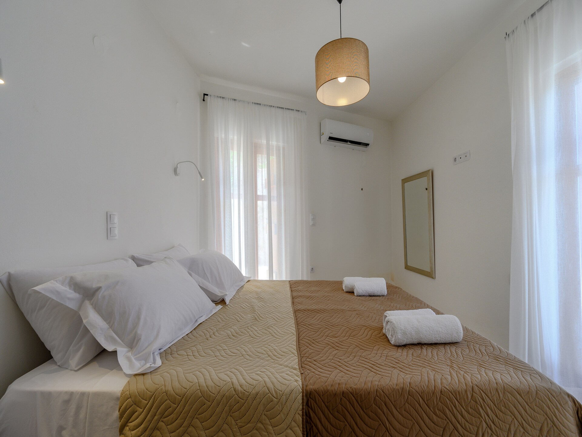 Lichtrijke villa met privézwembad en bergzicht bij Rethymnon - foto 14