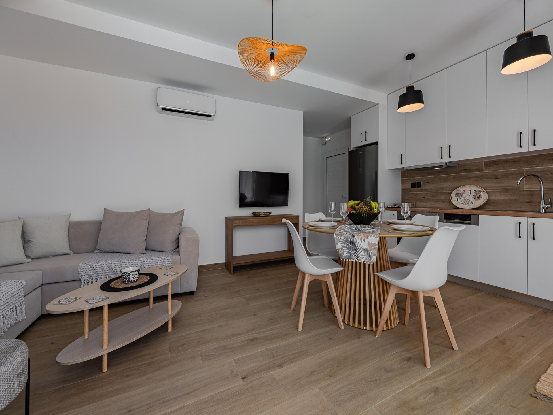 Aan het strand: Luxe villa met privézwembad in Damnoni - foto 7