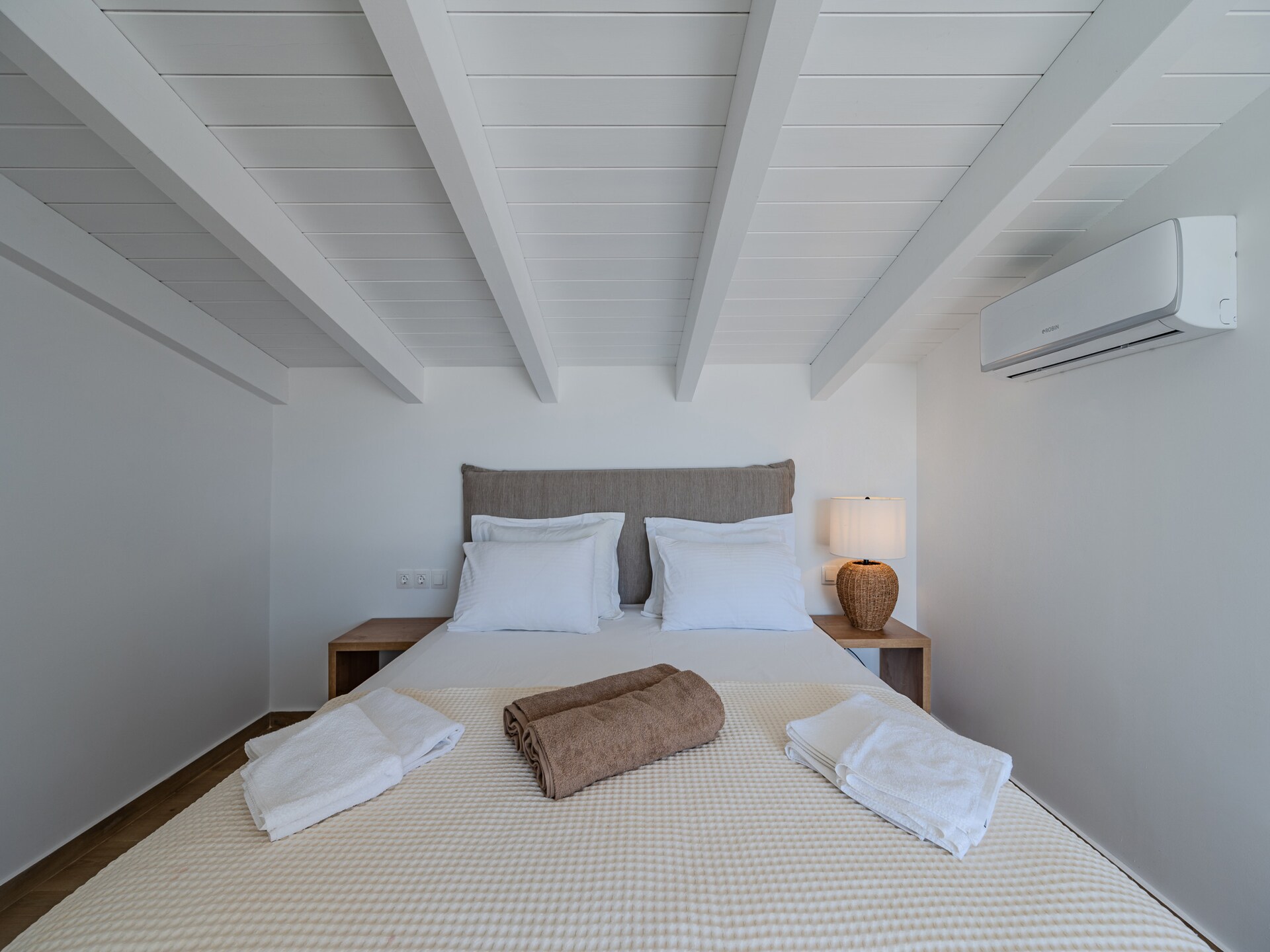 Aan het strand: Luxe villa met privézwembad in Damnoni - foto 14