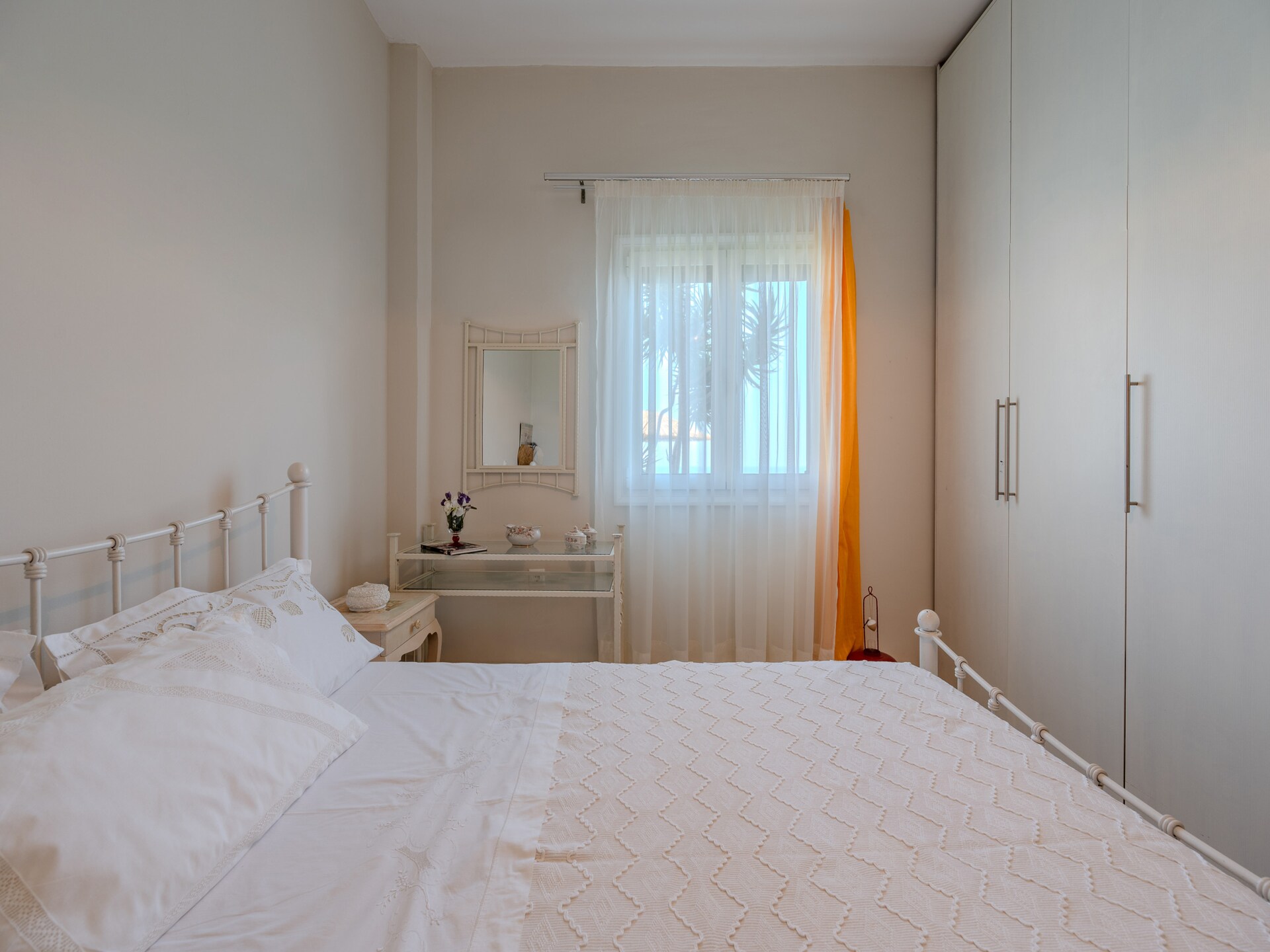 Ruim vakantiehuis met privézwembad en uitzicht op zee en bergen - foto 22
