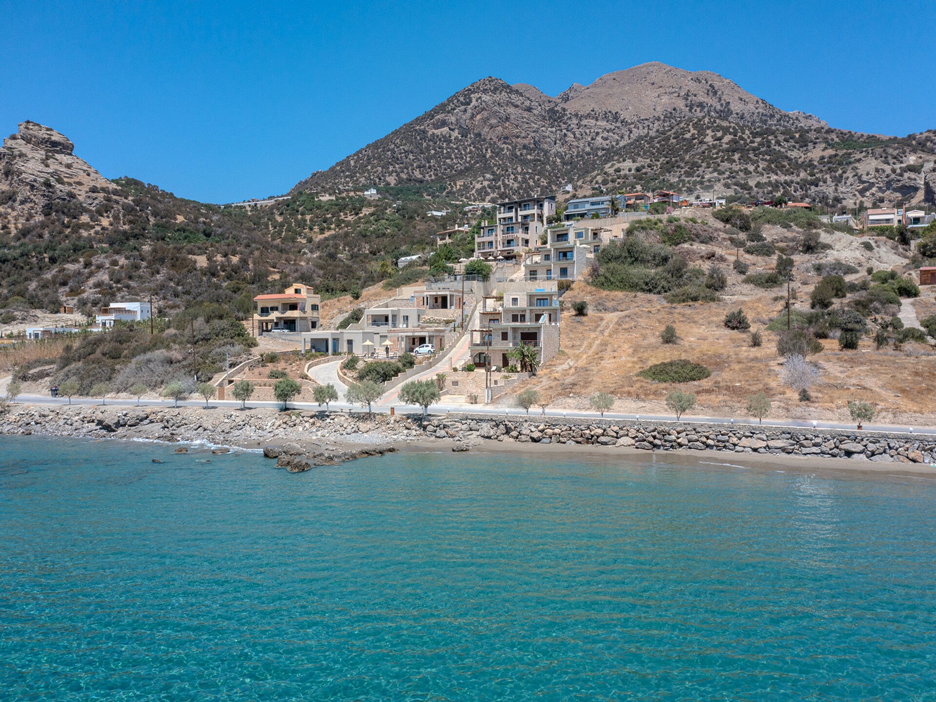 Zonovergoten villa op 50 meter van het strand in Keratokambos - foto 25