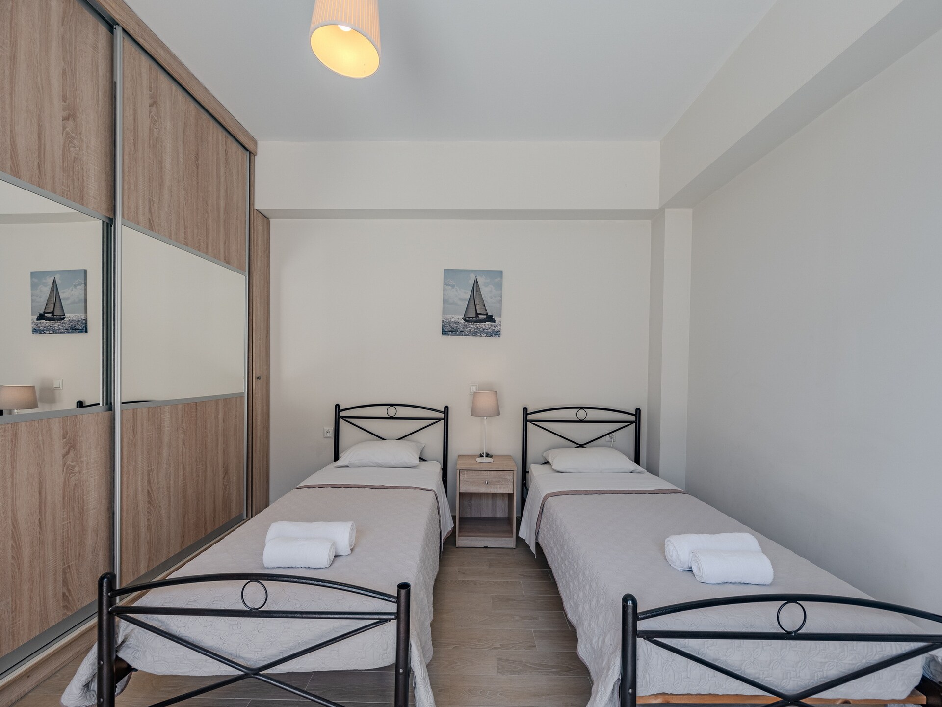 Zonovergoten villa op 50 meter van het strand in Keratokambos - foto 15