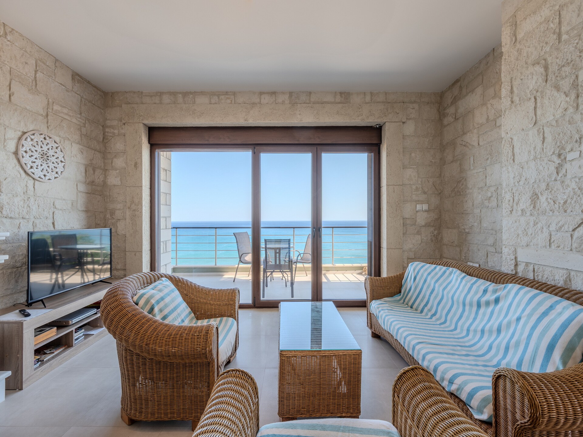 Lichtrijke villa op 50 meter van het strand in Keratokambos - foto 2