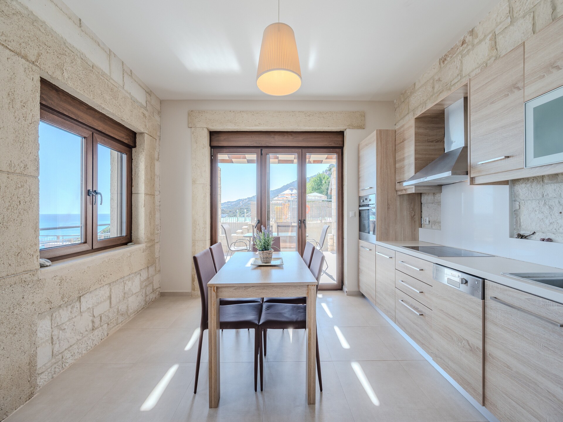 Lichtrijke villa op 50 meter van het strand in Keratokambos - foto 9