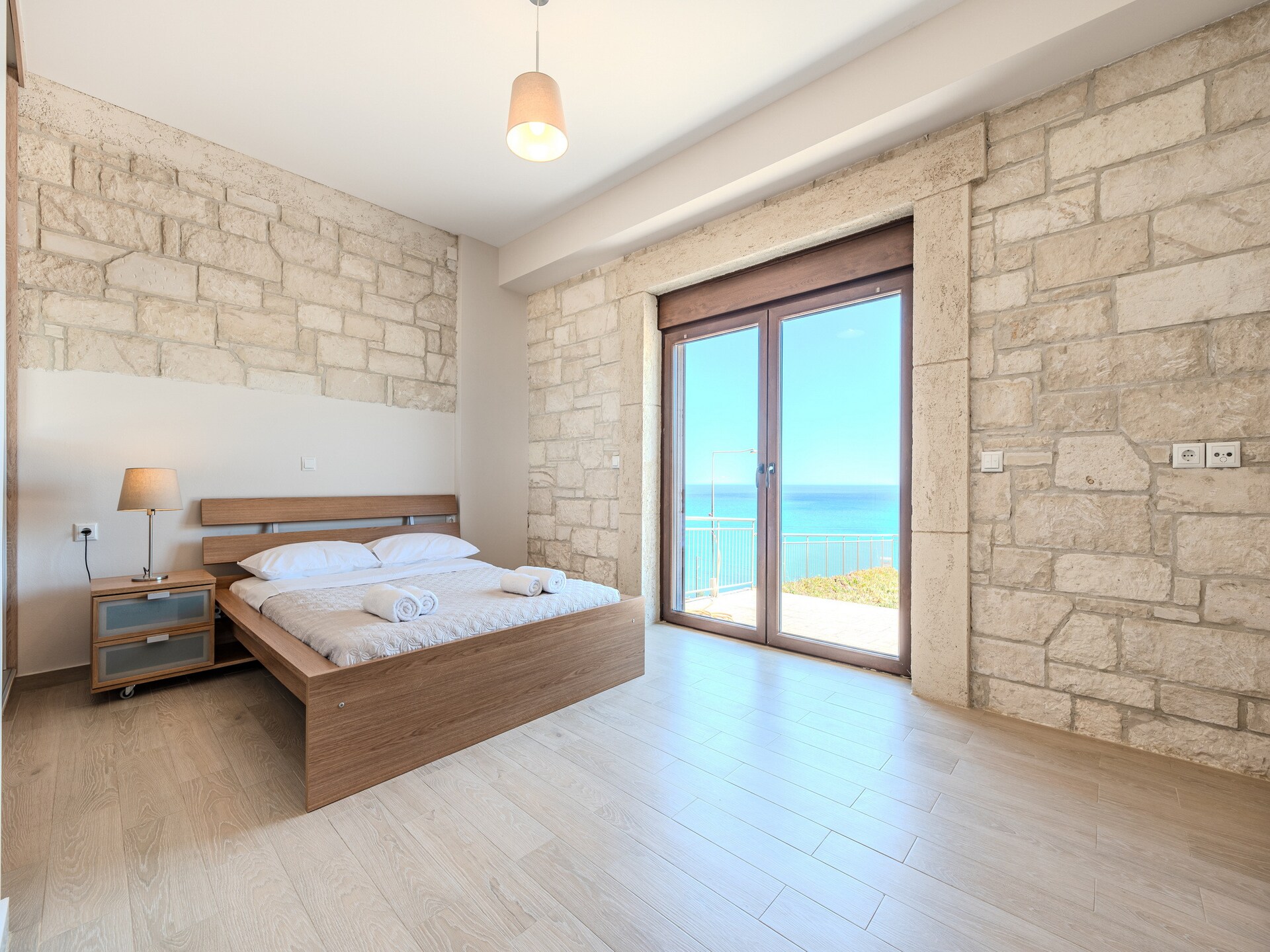 Lichtrijke villa op 50 meter van het strand in Keratokambos - foto 11