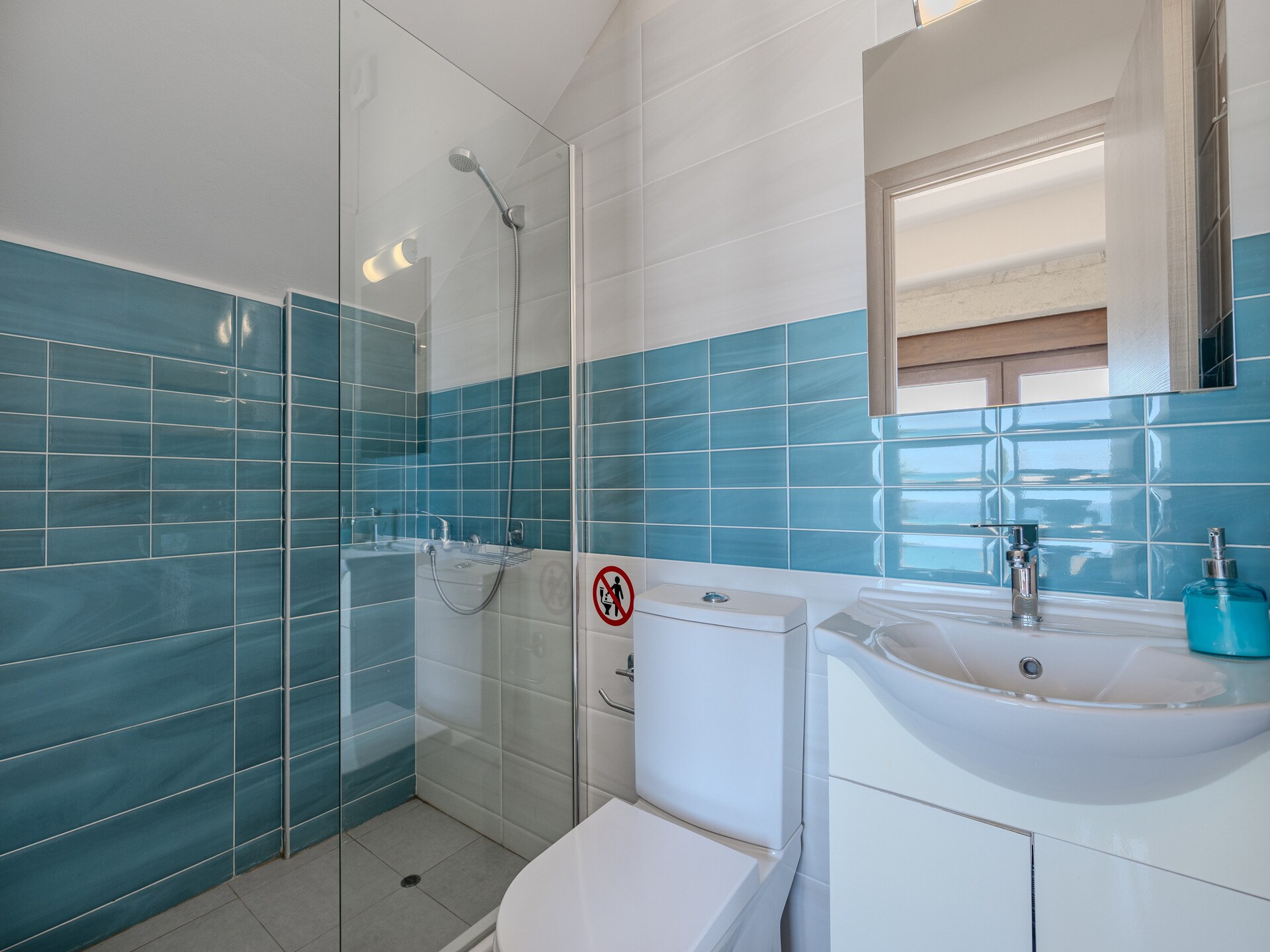 Lichtrijke villa op 50 meter van het strand in Keratokambos - foto 17