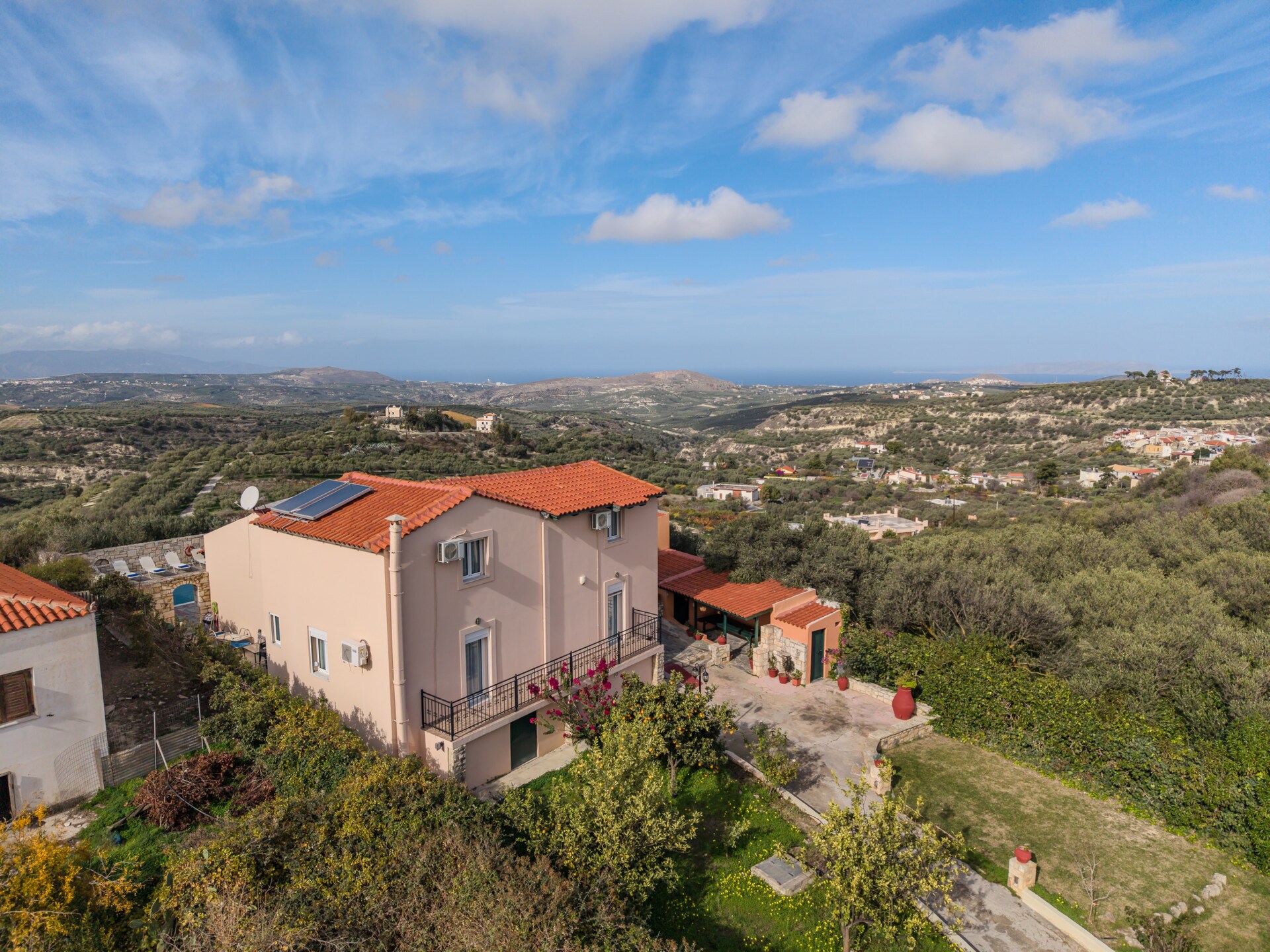 Galini Villa: Ruim vakantiehuis voor 10 aan de golfbaan van Episkopi - foto 35
