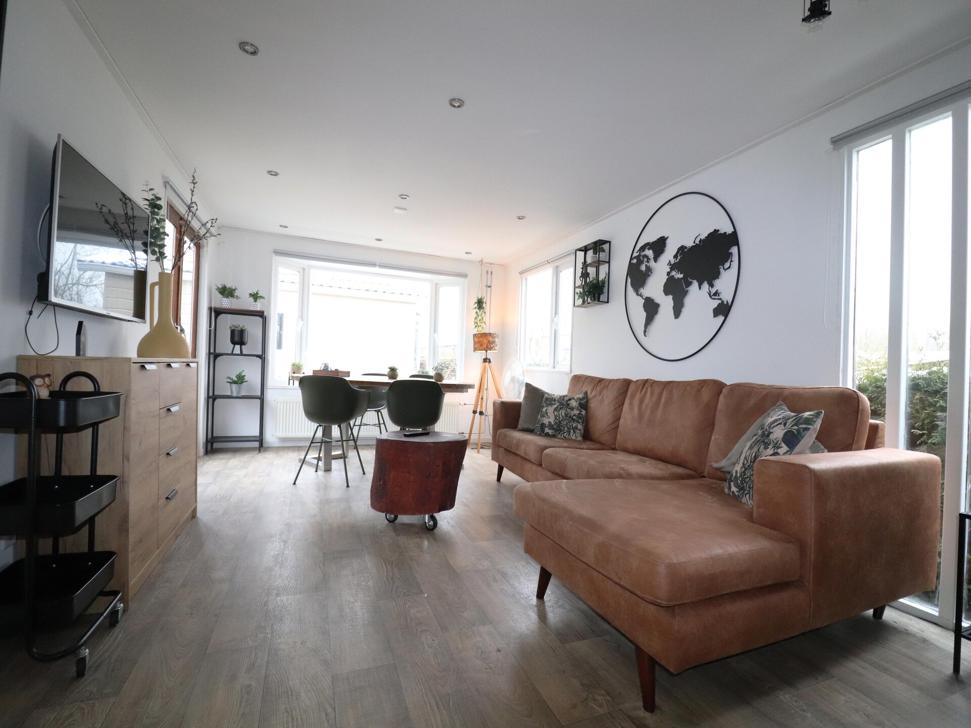 Knus vakantiehuis in Tzummarum met zwembad, tennisbaan en tuin - foto 15