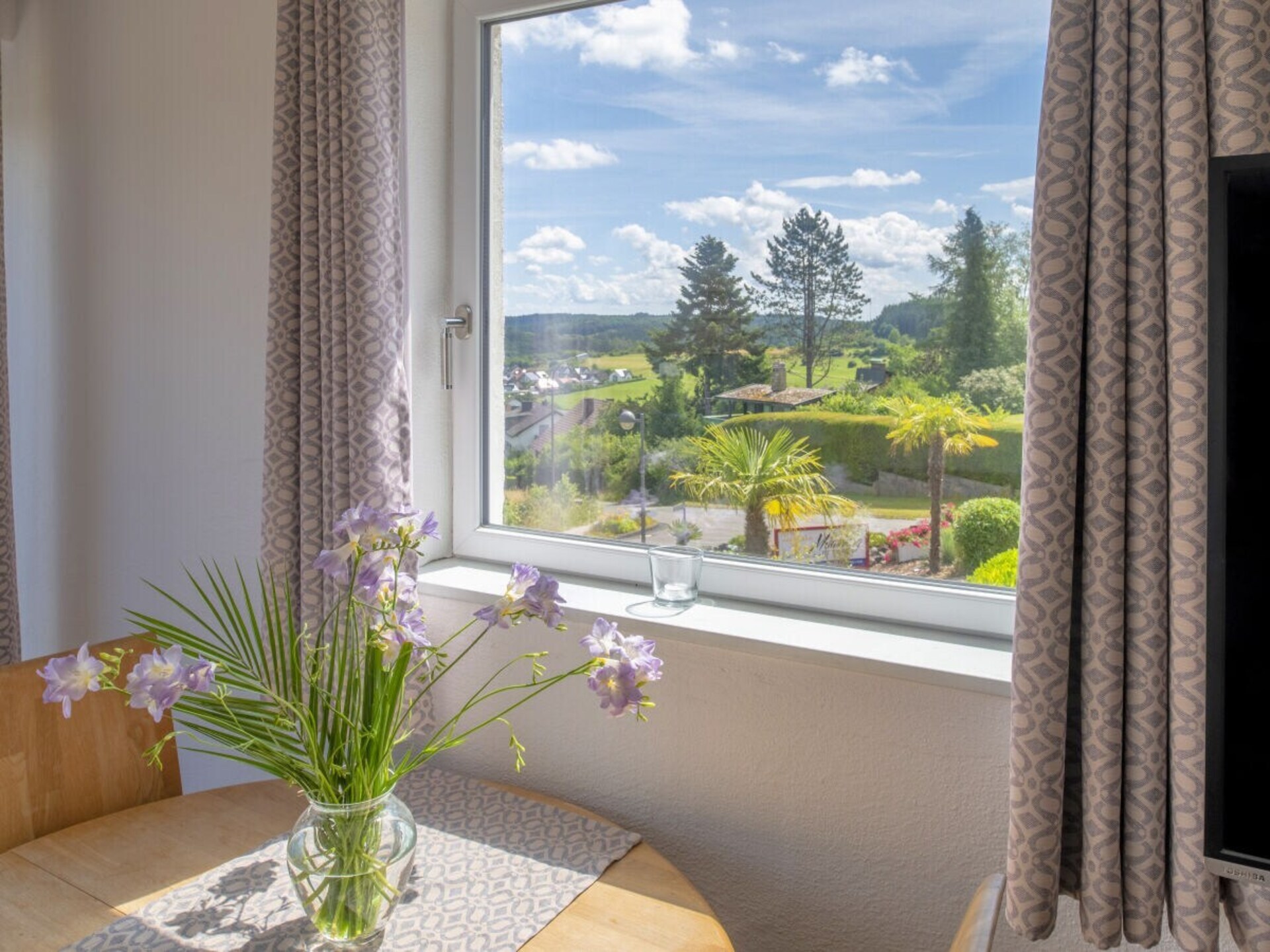 Stijlvol appartement met bubbelbad en zicht op de Eifel bij Schalkenmehren - foto 24