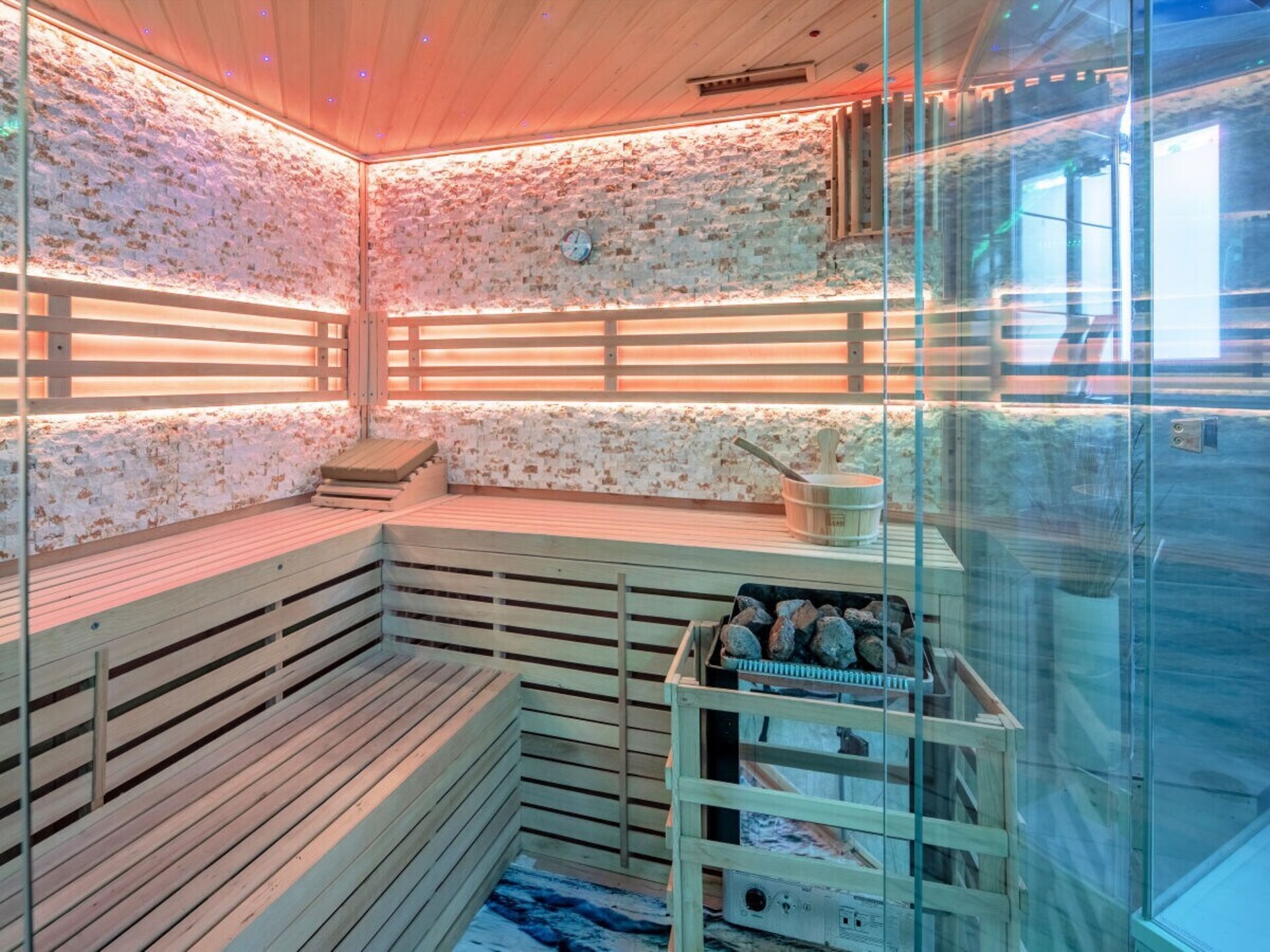 Stijlvol appartement met bubbelbad en zicht op de Eifel bij Schalkenmehren - foto 33
