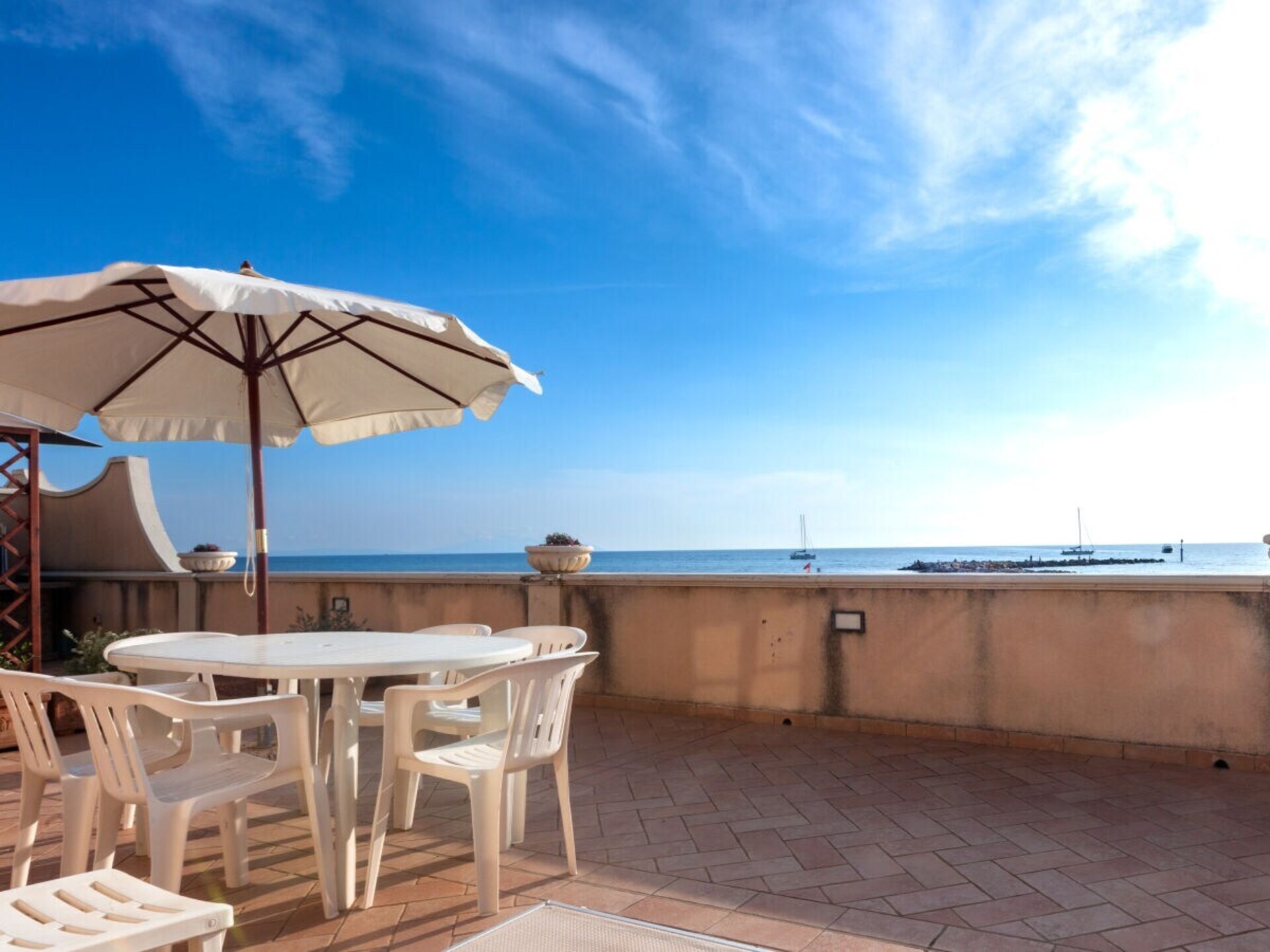 Appartement aan zee met privé-terras en directe strandtoegang in San Vincenzo - foto 1
