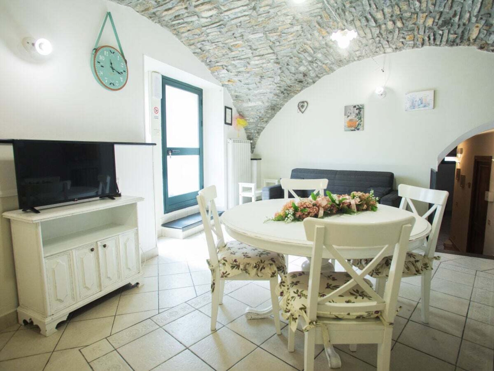 Gerenoveerd 18e-eeuws huis met tuin bij Diano San Pietro - foto 7