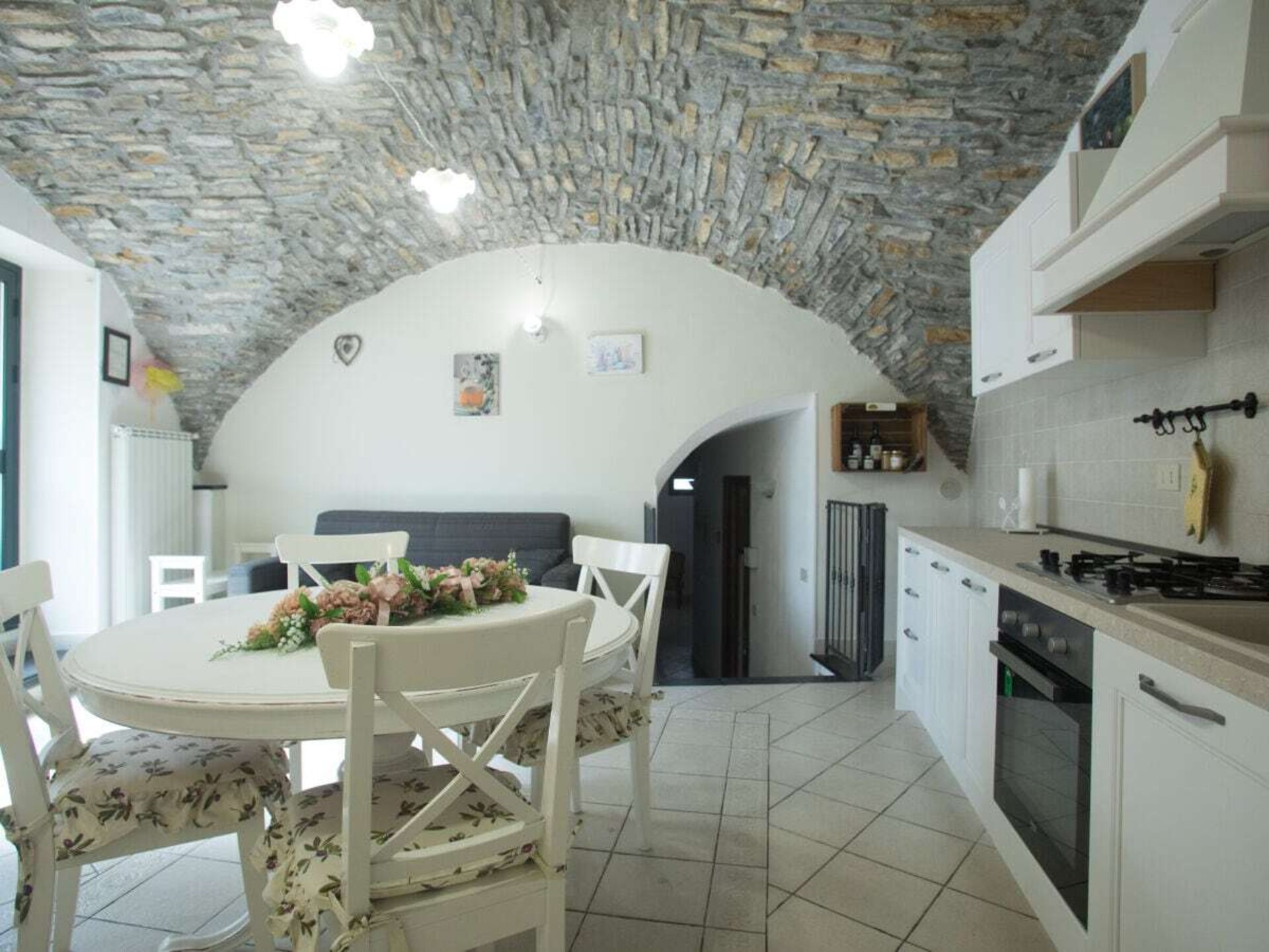 Gerenoveerd 18e-eeuws huis met tuin bij Diano San Pietro - foto 9