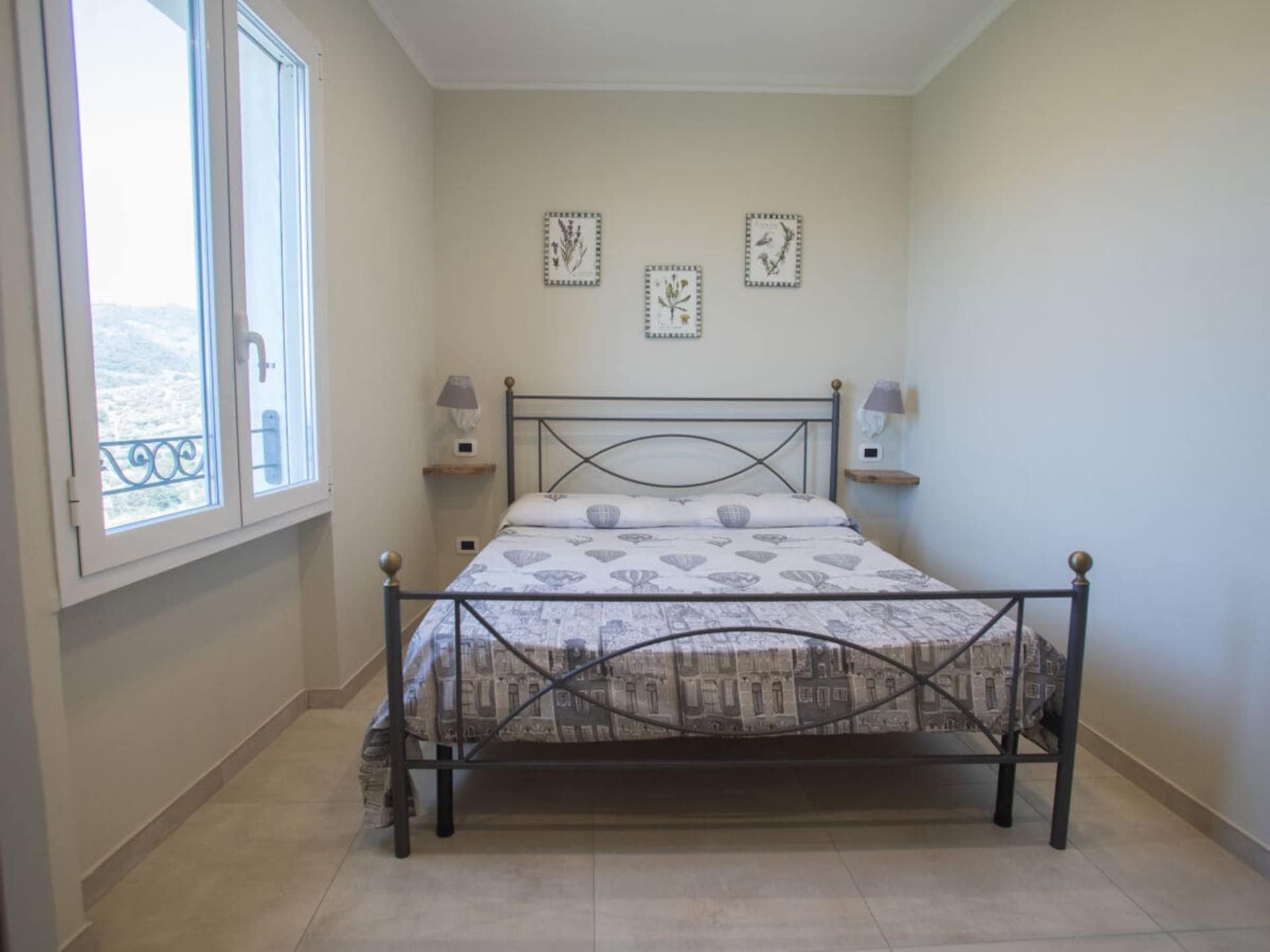 Modern vakantiehuis met panoramisch uitzicht in Diano San Pietro - foto 9
