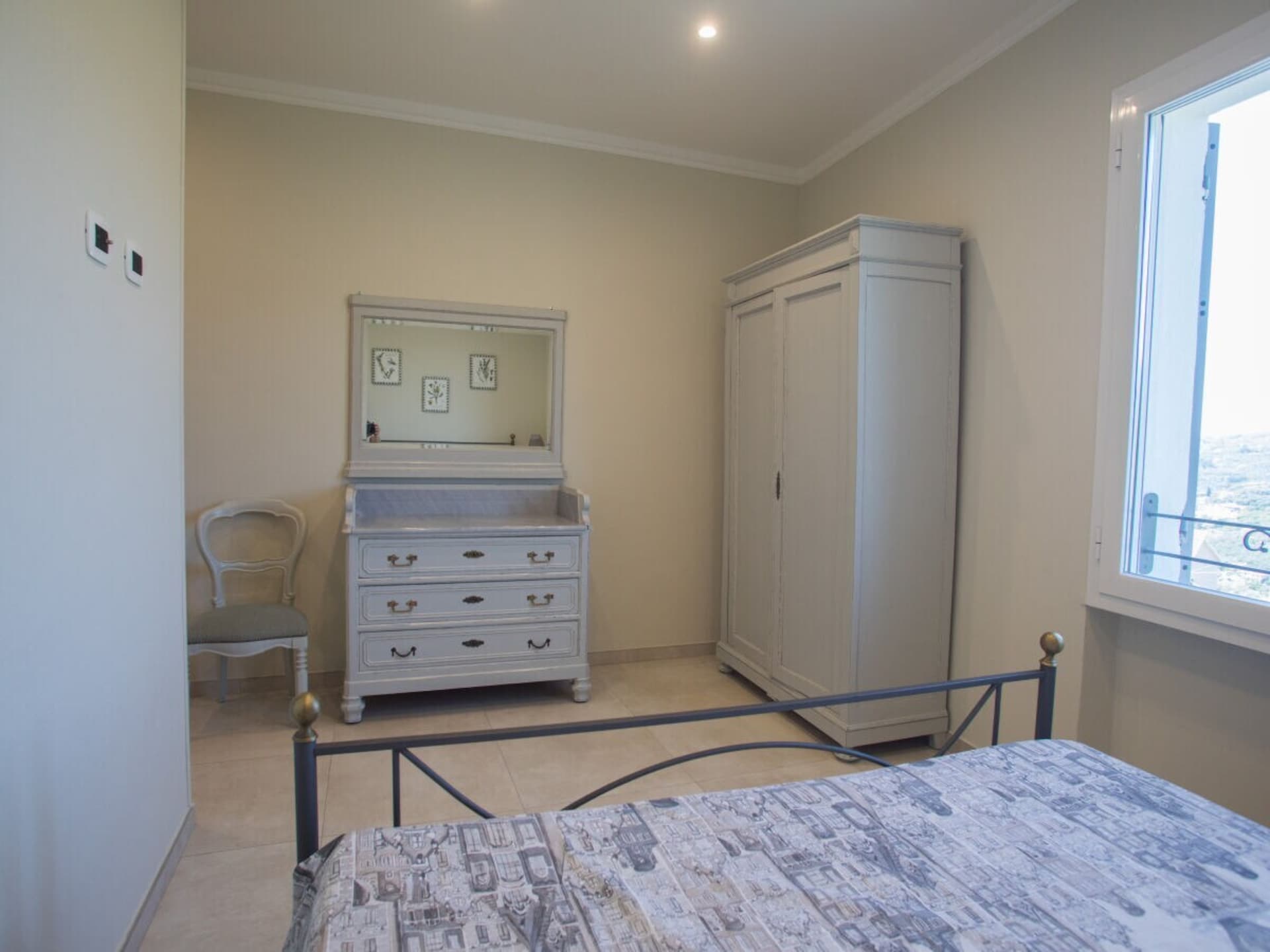 Modern vakantiehuis met panoramisch uitzicht in Diano San Pietro - foto 10