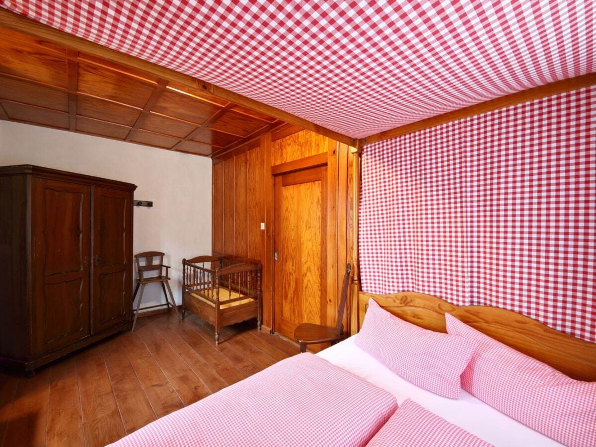 Authentiek vakantiehuis in Wutach met Alpenpanorama en tegelkachel - foto 13