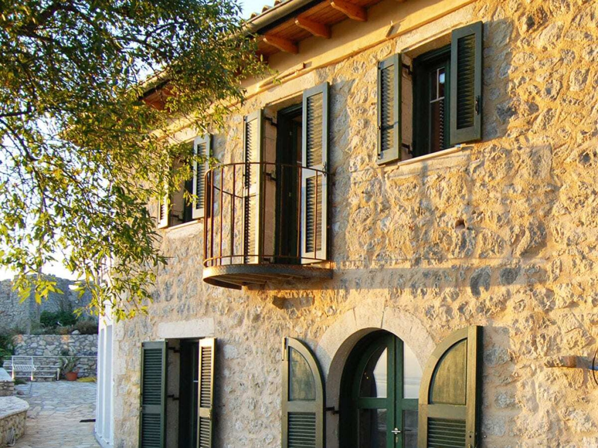 Stijlvol stenen huis met zeezicht op Lefkada, 300m van centrum Kavalos - foto 1
